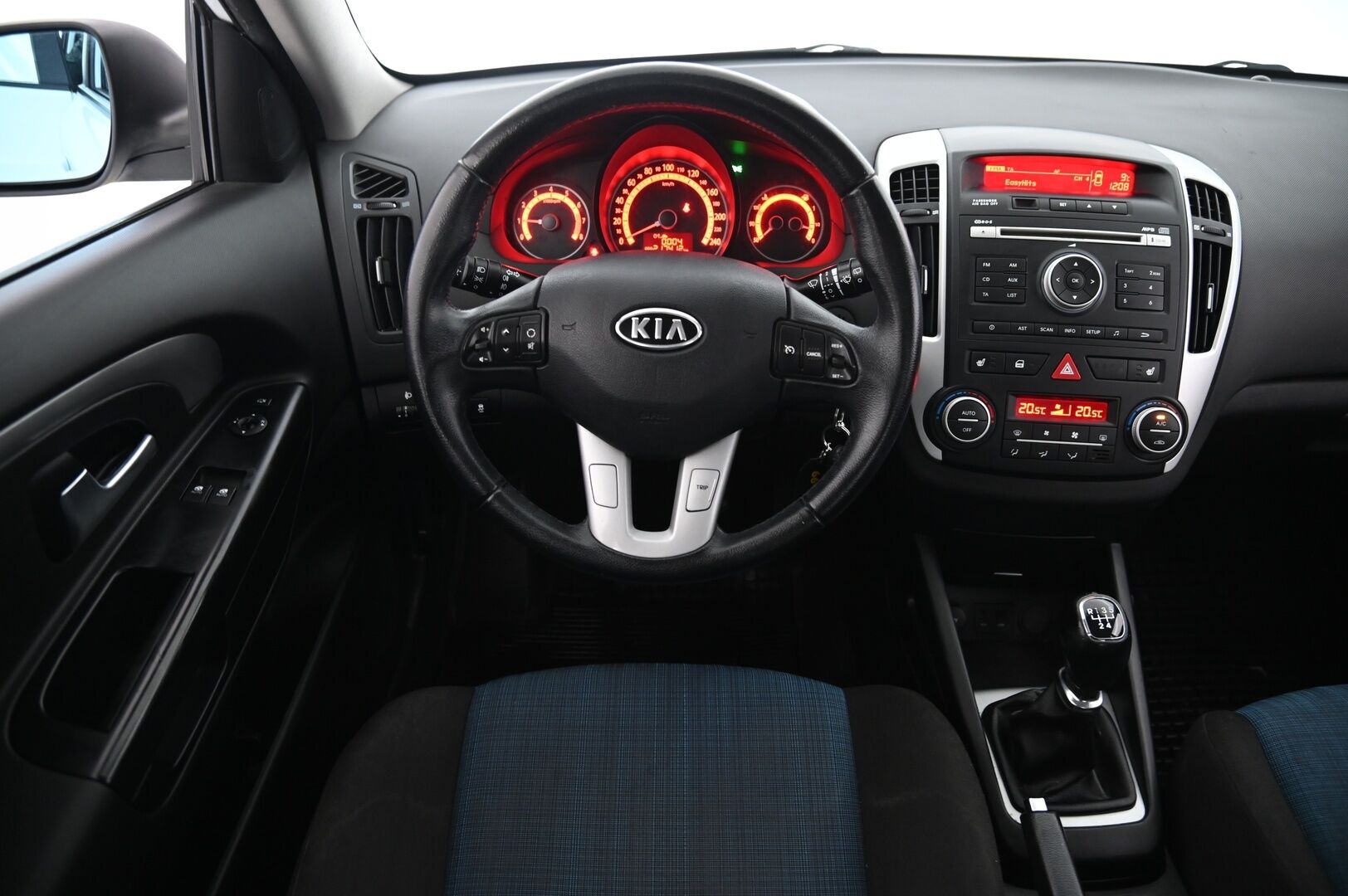 Kia cee'd 2010 1,6 ISG Active 5D EcoDynamics * - YritysOutlet - Myydään vain yrityksille * - Tämä auto myydään YritysOutlet -valikoimasta vain yritykselle!