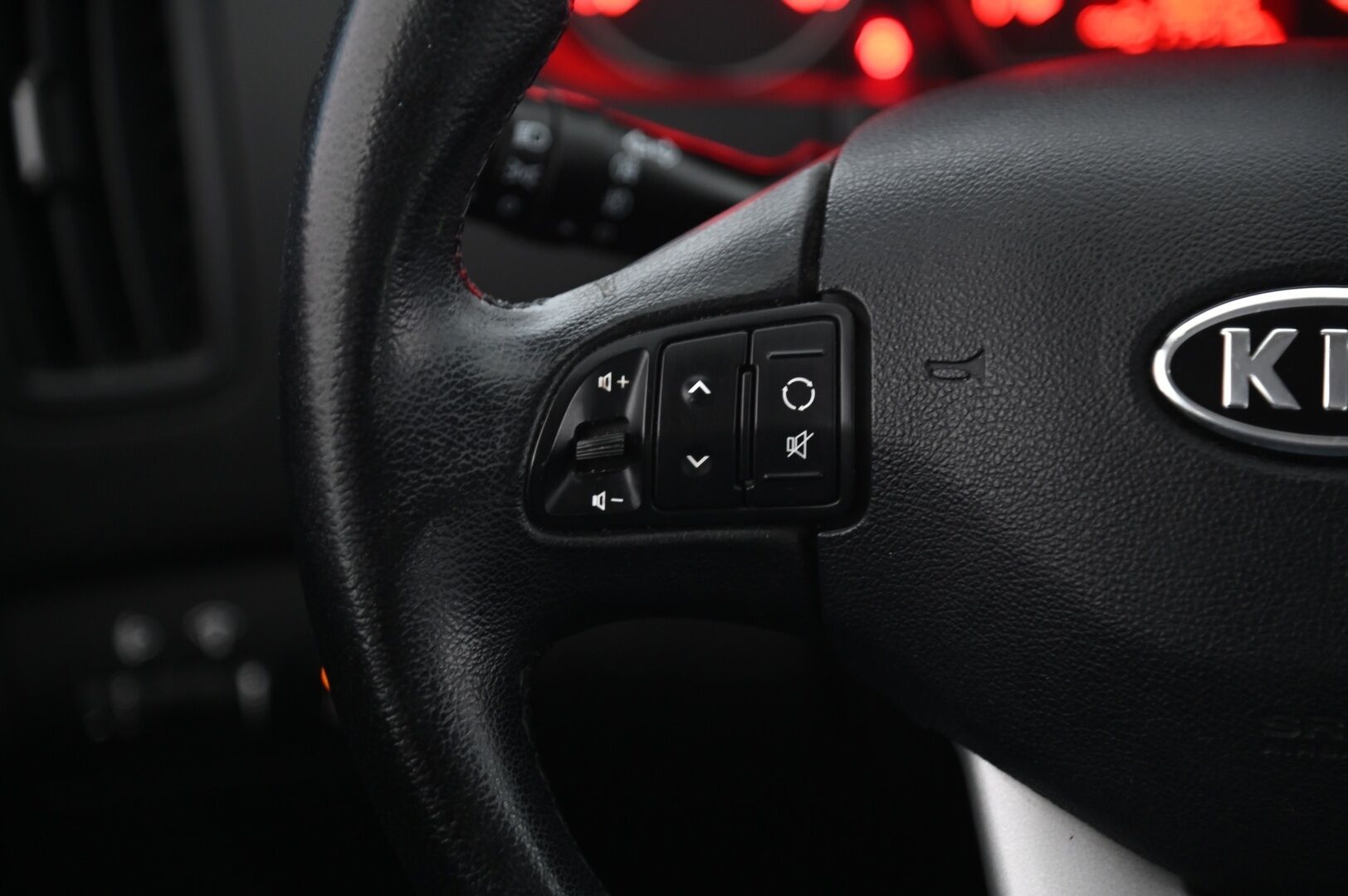 Kia cee'd 2010 1,6 ISG Active 5D EcoDynamics * - YritysOutlet - Myydään vain yrityksille * - Tämä auto myydään YritysOutlet -valikoimasta vain yritykselle!