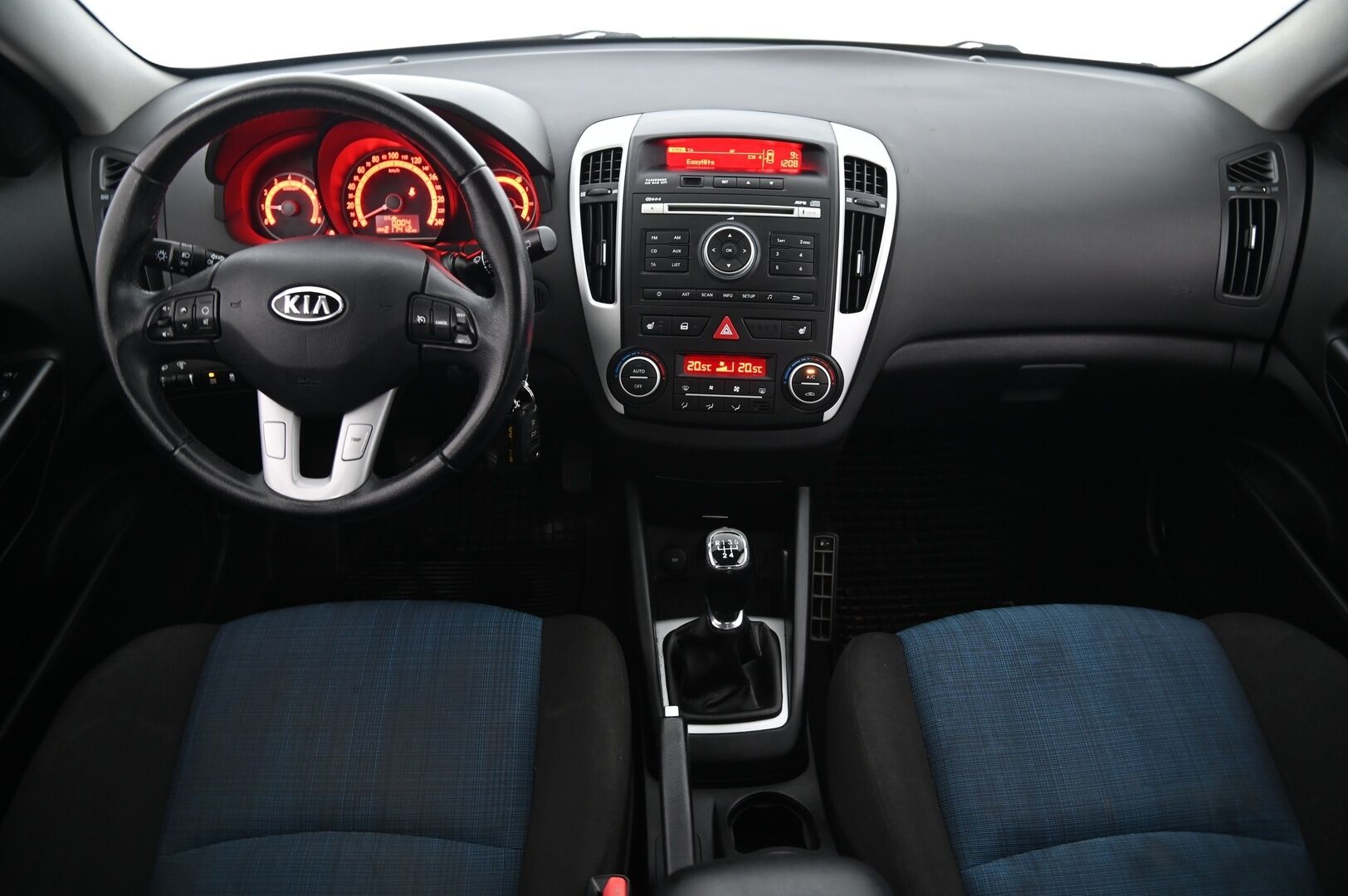 Kia cee'd 2010 1,6 ISG Active 5D EcoDynamics * - YritysOutlet - Myydään vain yrityksille * - Tämä auto myydään YritysOutlet -valikoimasta vain yritykselle!