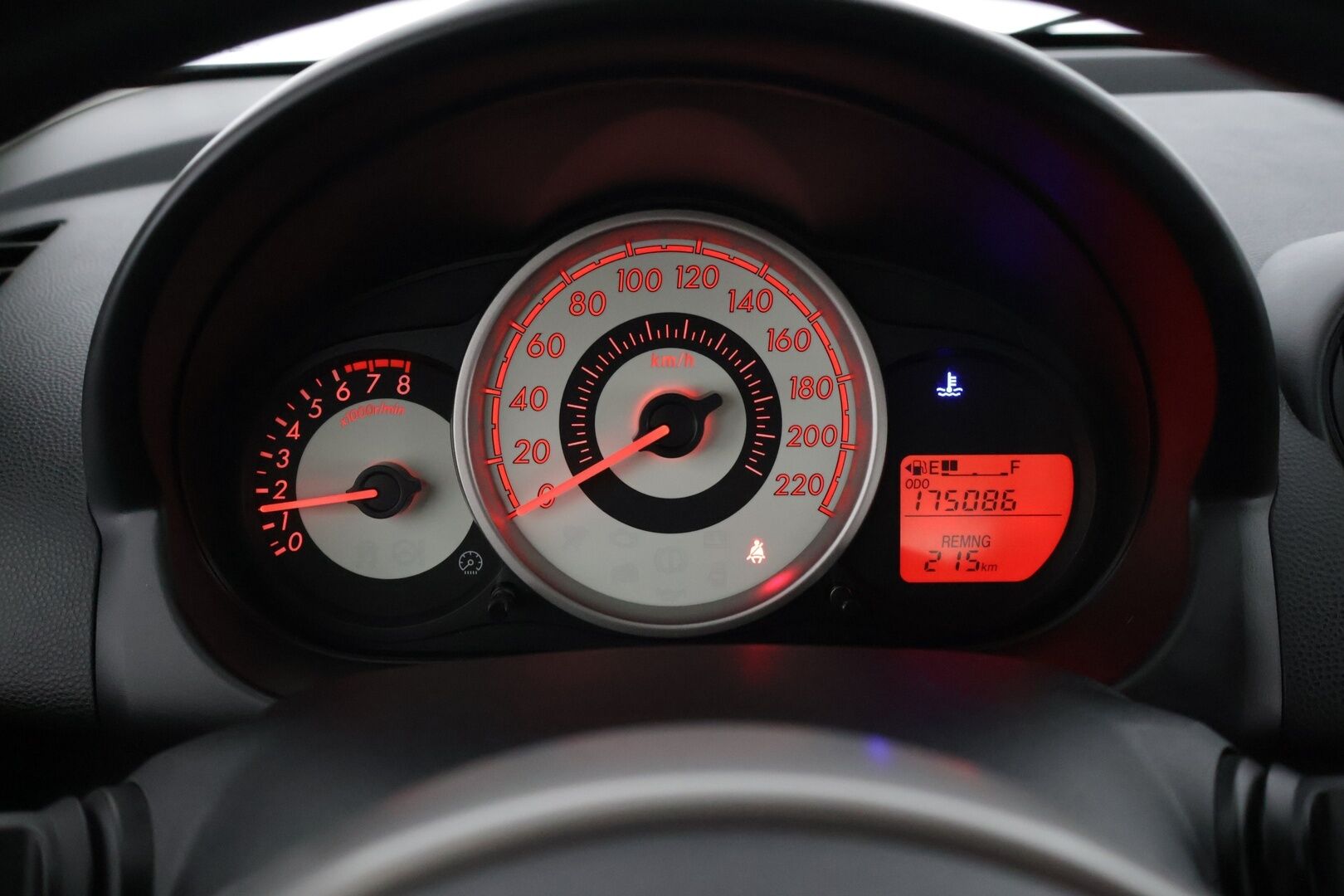 Mazda Mazda2 2011 1,3 90 Year Edition 5MT Z22** Lohko / Manuaali / Siisti** - Kahdet hyvät renkaat ja kattava huoltohistoria!