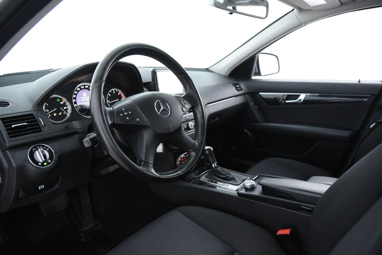Mercedes-Benz C 2008 C 200 CDI Farmari (AC) 4ov 2148cm3 A / Myydään huutokaupat.com:issa!
