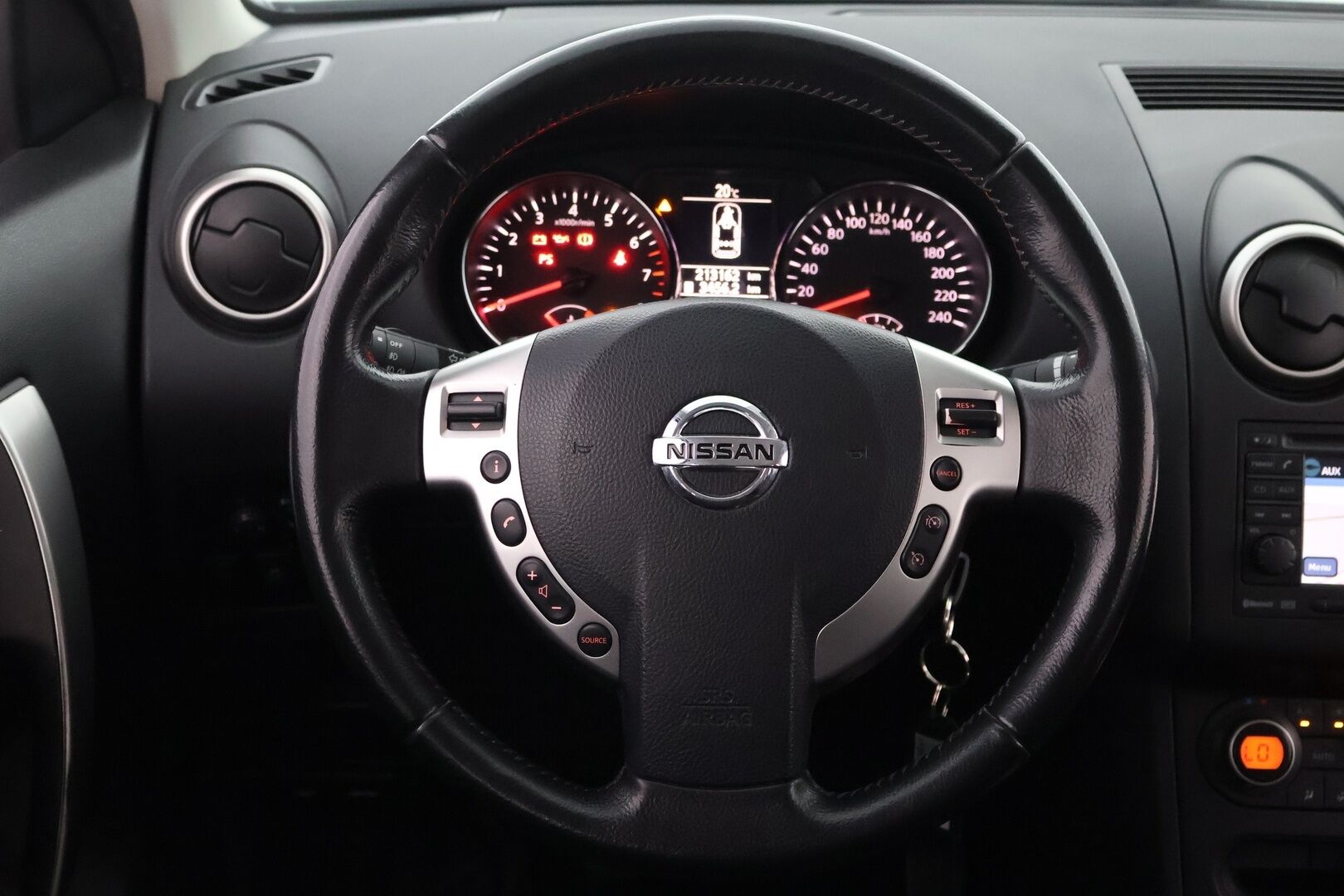 Nissan Qashqai 2011 2,0L Acenta 2WD 6M/T Connect MY11 - Suomiauto / Vetokoukku / Peruutuskamera / Navi / Lohko & Sisäpistoke / Vakkari / Hiljattain huollettu!