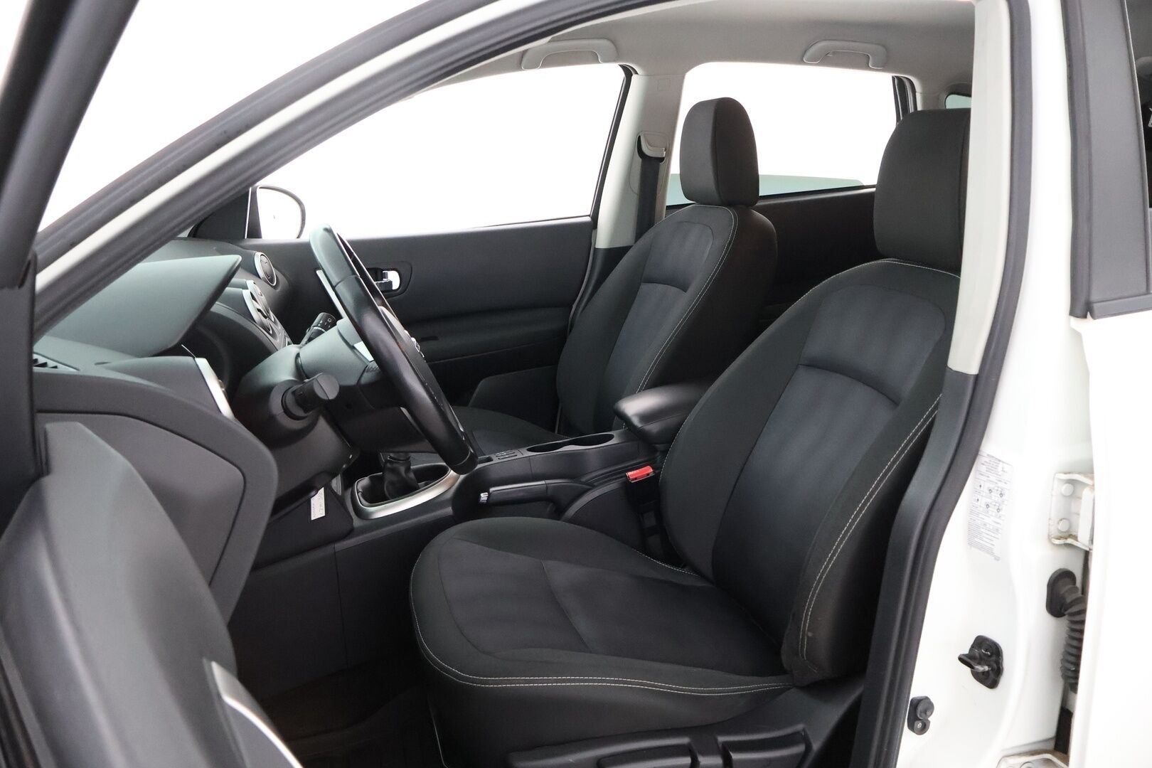 Nissan Qashqai 2011 2,0L Acenta 2WD 6M/T Connect MY11 - Suomiauto / Vetokoukku / Peruutuskamera / Navi / Lohko & Sisäpistoke / Vakkari / Hiljattain huollettu!