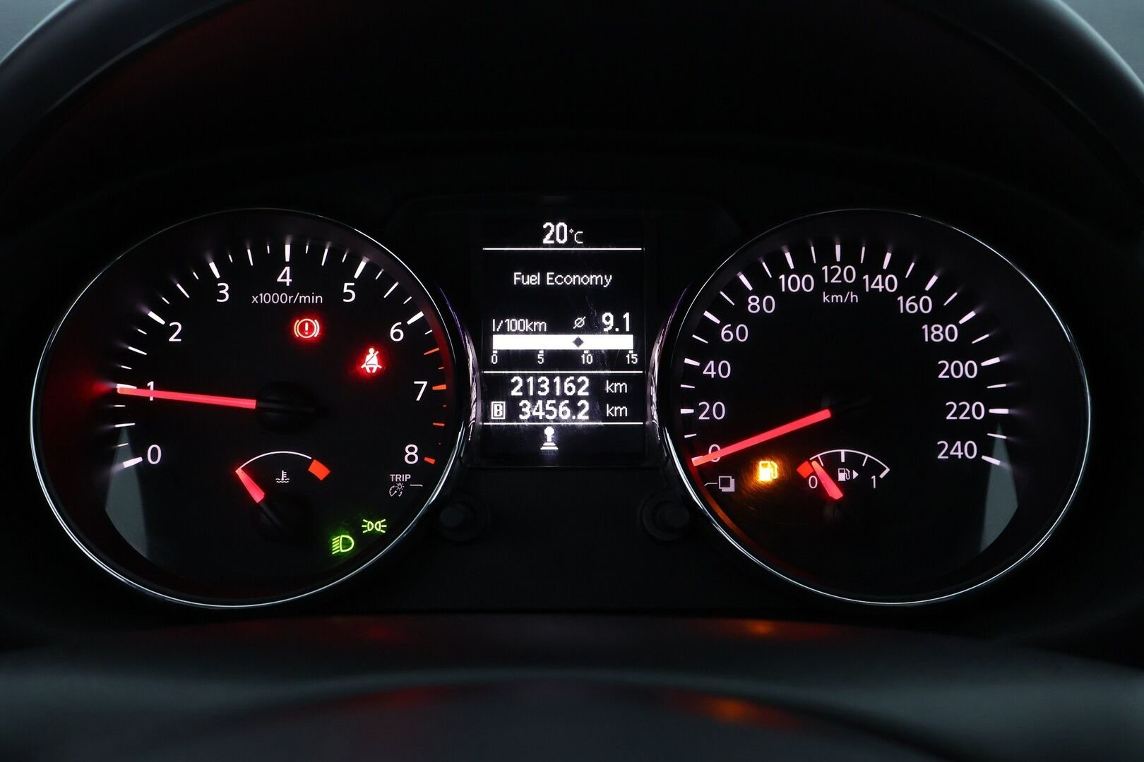 Nissan Qashqai 2011 2,0L Acenta 2WD 6M/T Connect MY11 - Suomiauto / Vetokoukku / Peruutuskamera / Navi / Lohko & Sisäpistoke / Vakkari / Hiljattain huollettu!