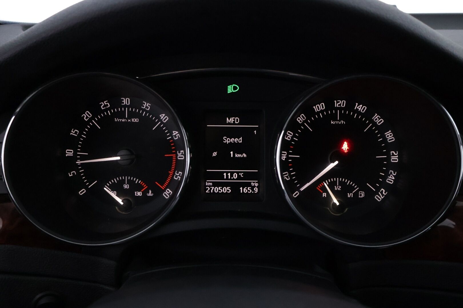 Skoda Superb 2012 Combi 2,0 TDI 170 Ambition DSG *YritysOutlet -Myydään vain yrityksille* - *Nahat / Lohko / Vakkari / Xenon / Koukku