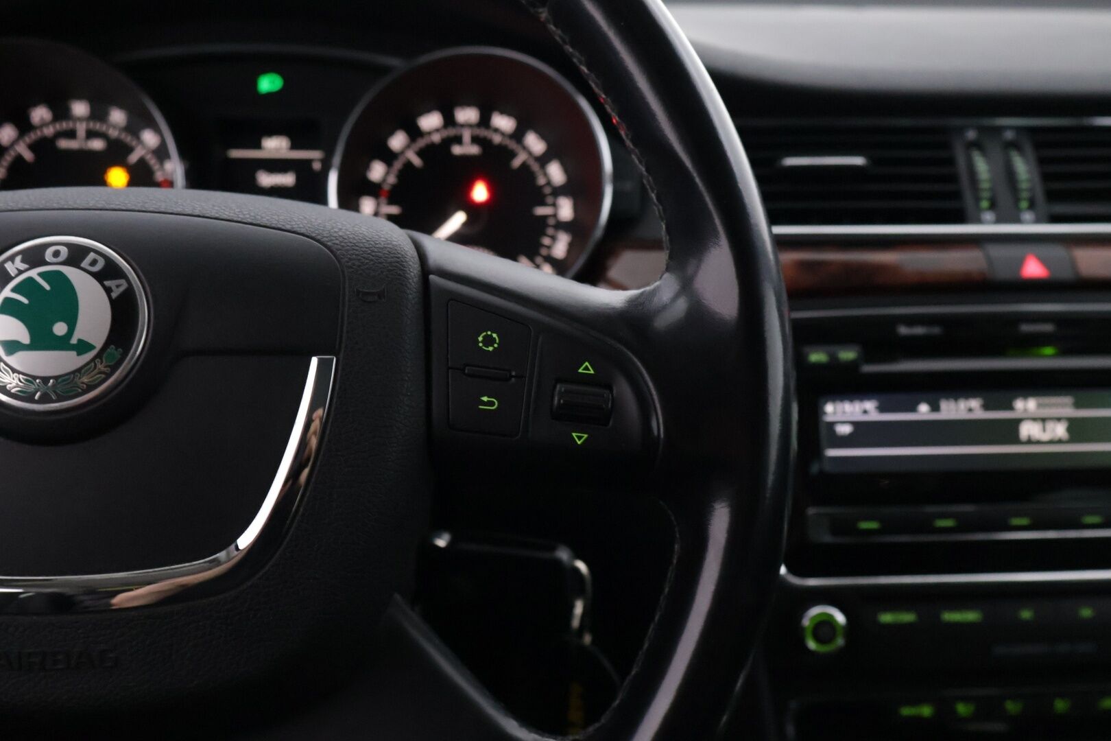 Skoda Superb 2012 Combi 2,0 TDI 170 Ambition DSG *YritysOutlet -Myydään vain yrityksille* - *Nahat / Lohko / Vakkari / Xenon / Koukku