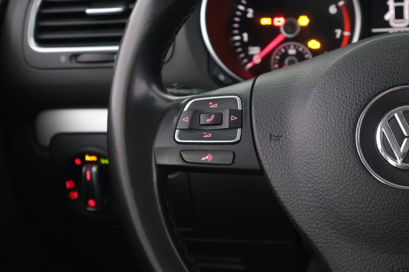 Volkswagen Golf 2011 Highline 1,4 TSI 90 kW, DSG-autom. 4-ovinen - *Myydään Huutokaupat.com*