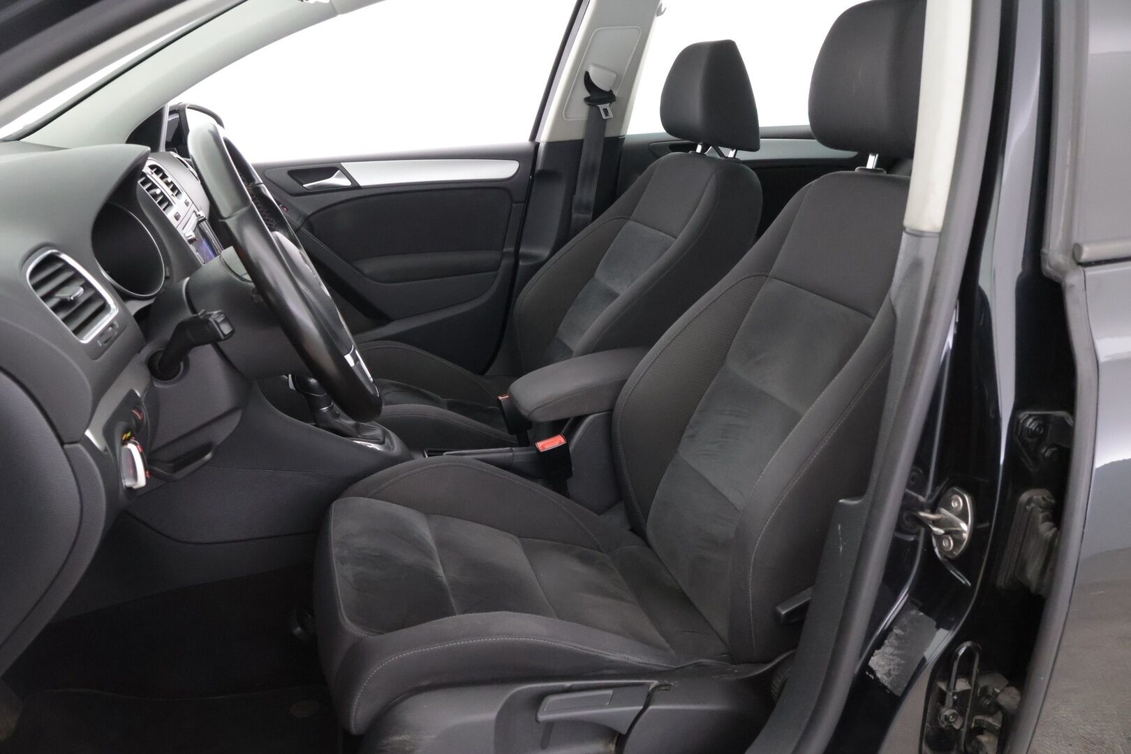 Volkswagen Golf 2011 Highline 1,4 TSI 90 kW, DSG-autom. 4-ovinen - *Myydään Huutokaupat.com*