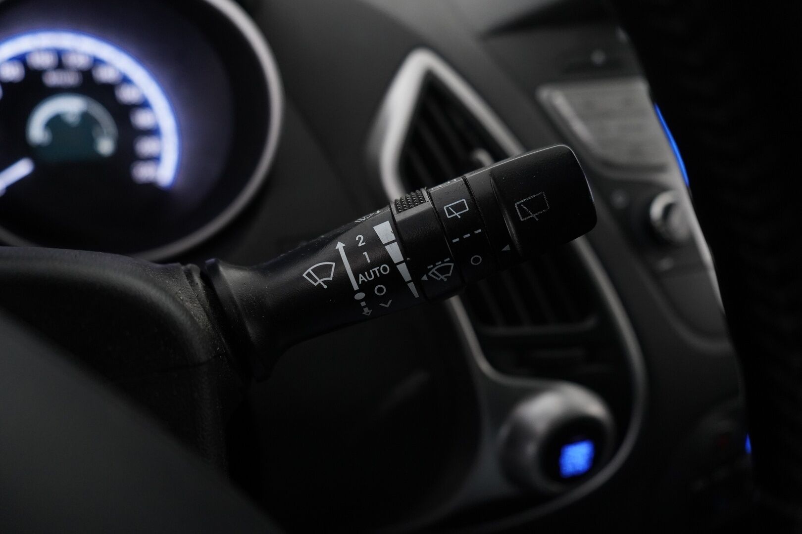 Hyundai ix35 2012 2.0 CRDi-R 4WD 100kW 6MT Premium *Myydään huutokaupat.com sivulla* - Suomi-auto / Kattoluukku / Nahkasisusta / Kamera / Koukku / Lohko