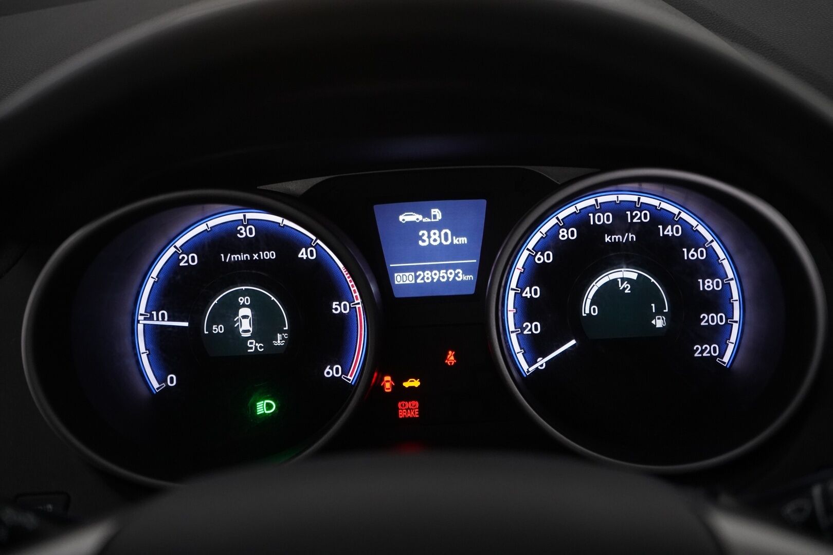 Hyundai ix35 2012 2.0 CRDi-R 4WD 100kW 6MT Premium *Myydään huutokaupat.com sivulla* - Suomi-auto / Kattoluukku / Nahkasisusta / Kamera / Koukku / Lohko