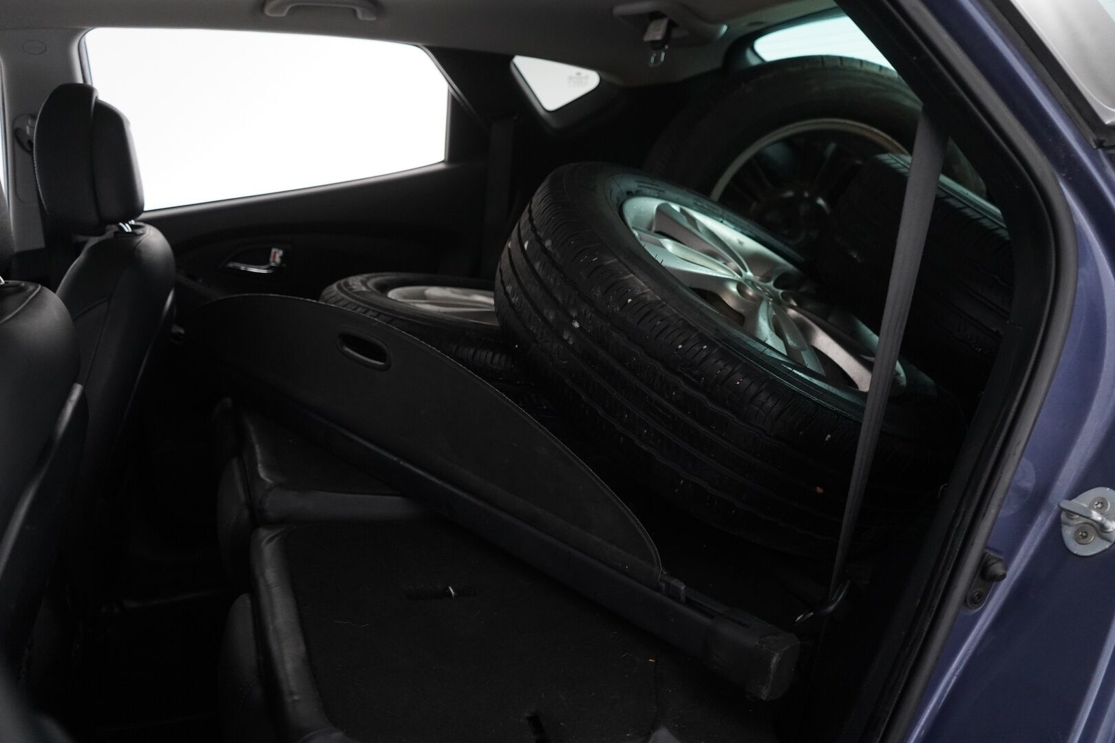 Hyundai ix35 2012 2.0 CRDi-R 4WD 100kW 6MT Premium *Myydään huutokaupat.com sivulla* - Suomi-auto / Kattoluukku / Nahkasisusta / Kamera / Koukku / Lohko