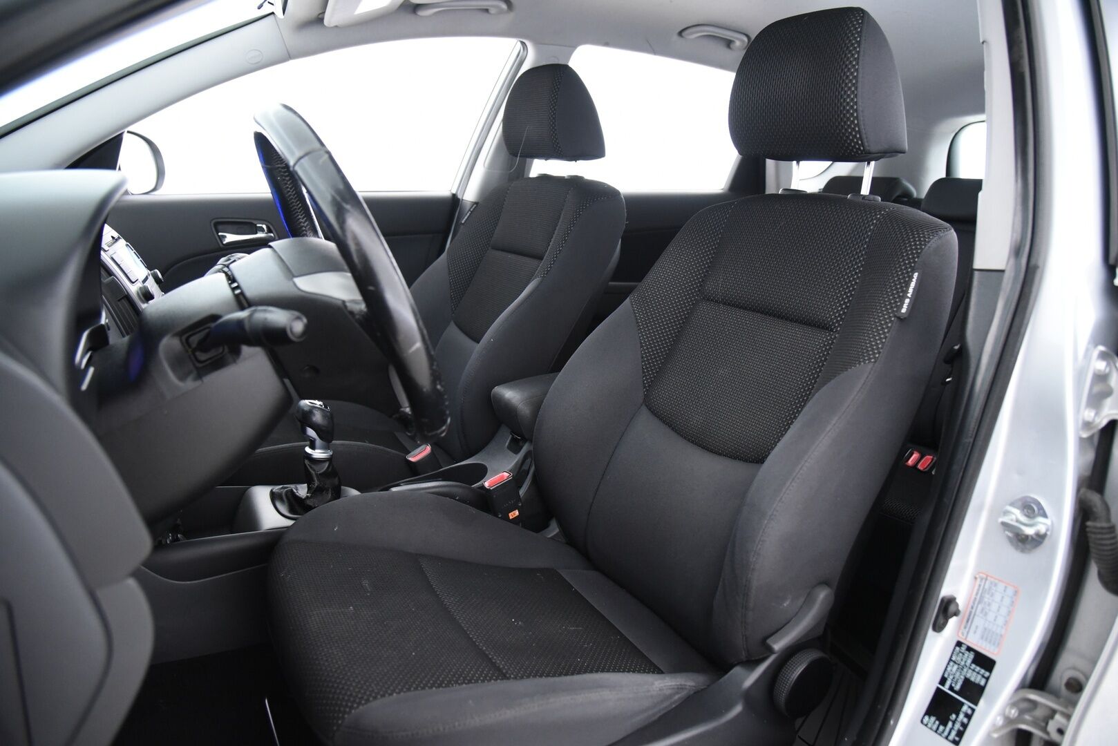Hyundai i30 2011 Wagon 1,6 CVVT 6MT ISG Premium / Lohkolämmitin / Vakkari / 2x Renkaat - Juuri huollettu Suomi-auto hyvällä huoltohistorialla 2x renkain!