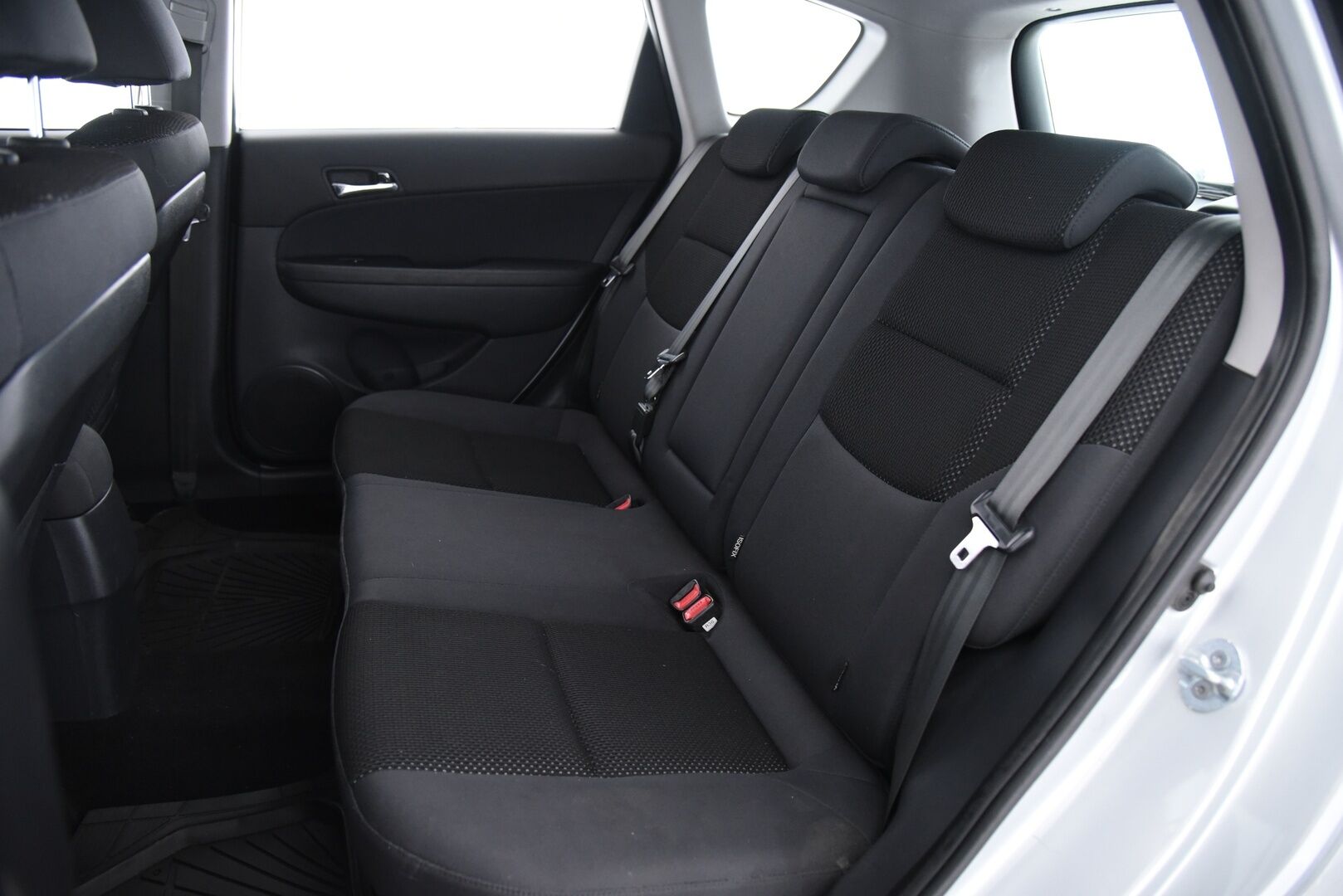 Hyundai i30 2011 Wagon 1,6 CVVT 6MT ISG Premium / Lohkolämmitin / Vakkari / 2x Renkaat - Juuri huollettu Suomi-auto hyvällä huoltohistorialla 2x renkain!