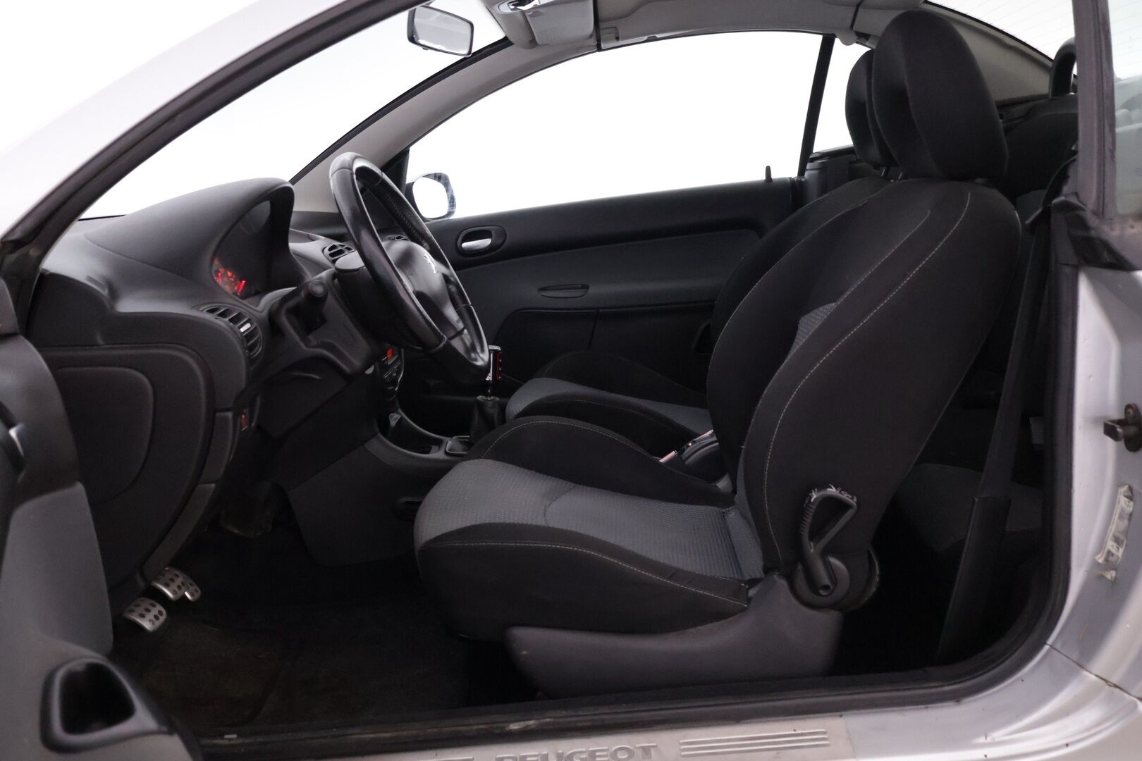 Peugeot 206 2003 CC 1.6 109hv *Mydään huutokaupat.com*