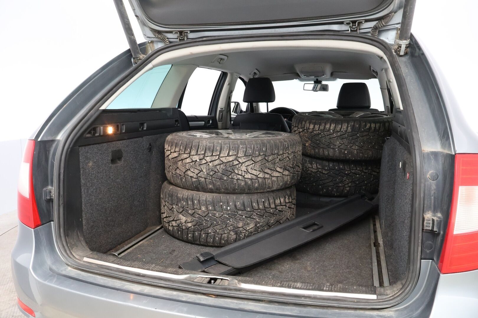 Skoda Superb 2012 Combi 2,0 TDI 140 4x4 Ambition DSG Autom. - YritysOutlet - Myydään vain yrityksille - - YritysOutlet - Myydään vain yrityksille