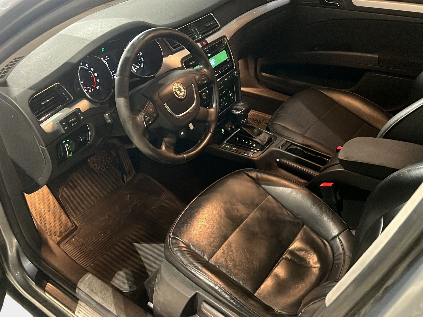 Skoda Superb 2012 Combi 2,0 TDI 140 4x4 Ambition DSG Autom. - YritysOutlet - Myydään vain yrityksille - - YritysOutlet - Myydään vain yrityksille