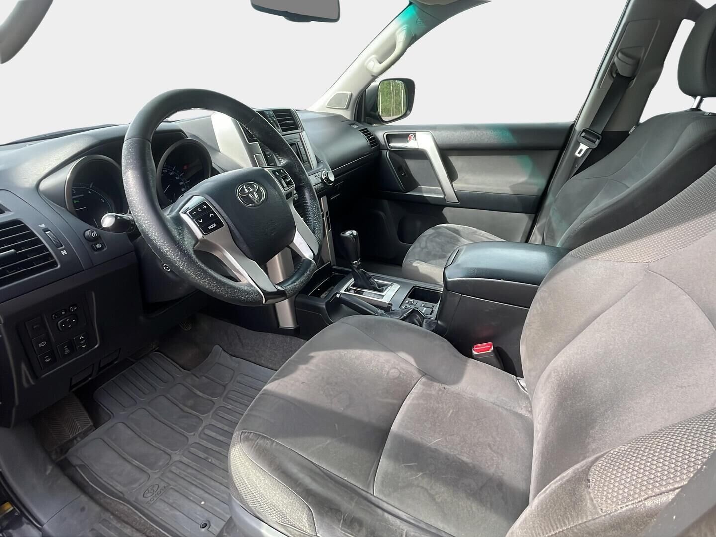 Toyota Land Cruiser 2012 3,0 D-4D DPF Luxury aut. 5h - Suomi-Auto | Erinomainen huoltohistoria | Lohkolämmitin | Automaattinen ilmastointi | 