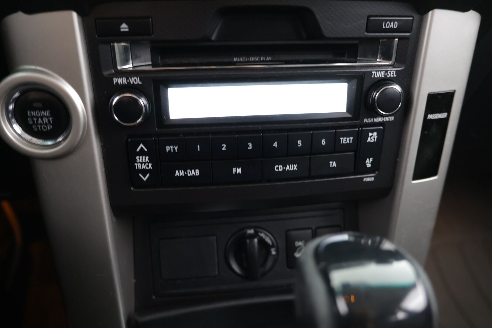 Toyota Land Cruiser 2012 3,0 D-4D DPF Luxury aut. 5h - Suomi-Auto | Erinomainen huoltohistoria | Lohkolämmitin | Automaattinen ilmastointi | 