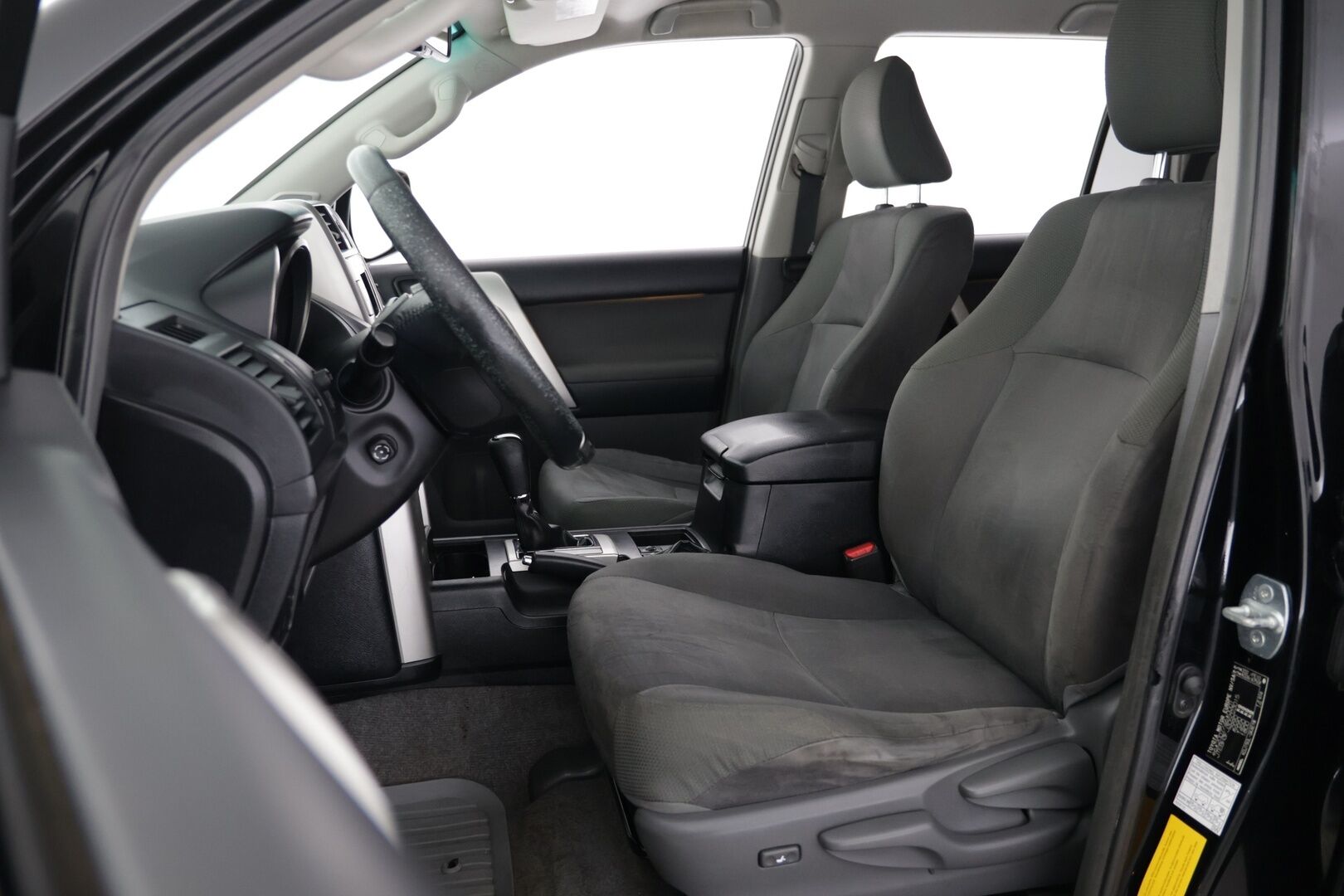 Toyota Land Cruiser 2012 3,0 D-4D DPF Luxury aut. 5h - Suomi-Auto | Erinomainen huoltohistoria | Lohkolämmitin | Automaattinen ilmastointi | 