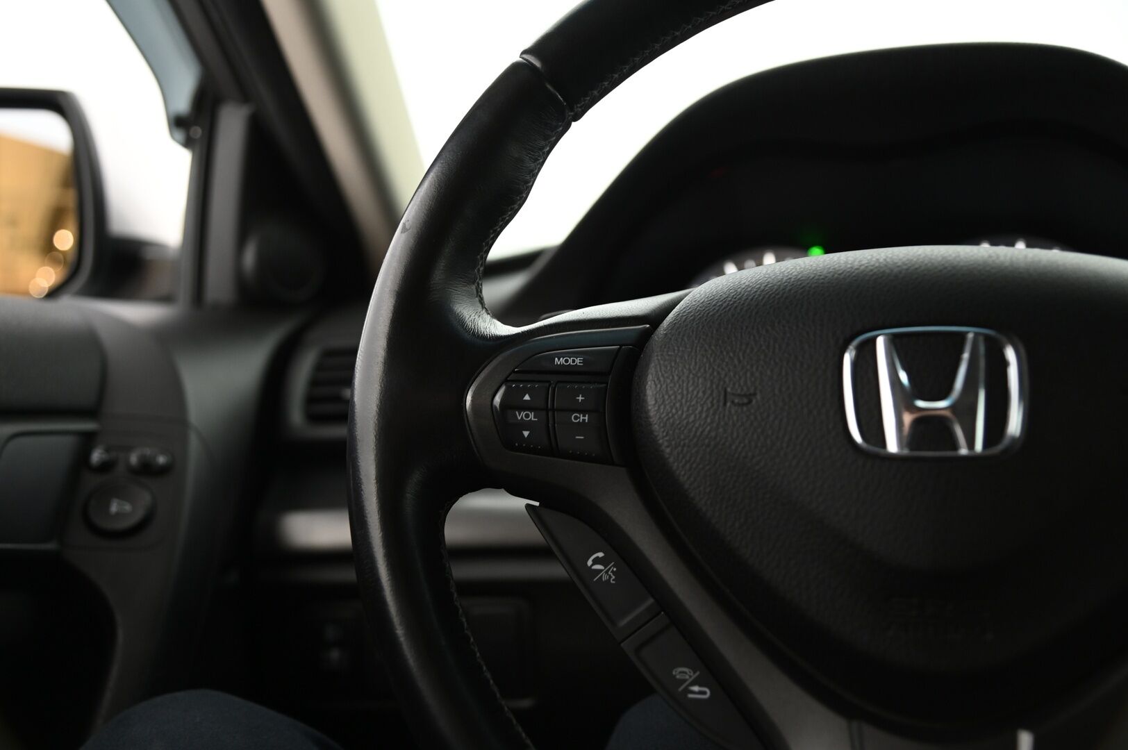 Honda Accord 2012 Tourer 2,0 Elegance AT Business *Suomi-Auto / Koukku / Vakkari / Lohkolämmitin / 2x Renkaat* - Luotettava ajajan auto! / Kahdet hyvät renkaat