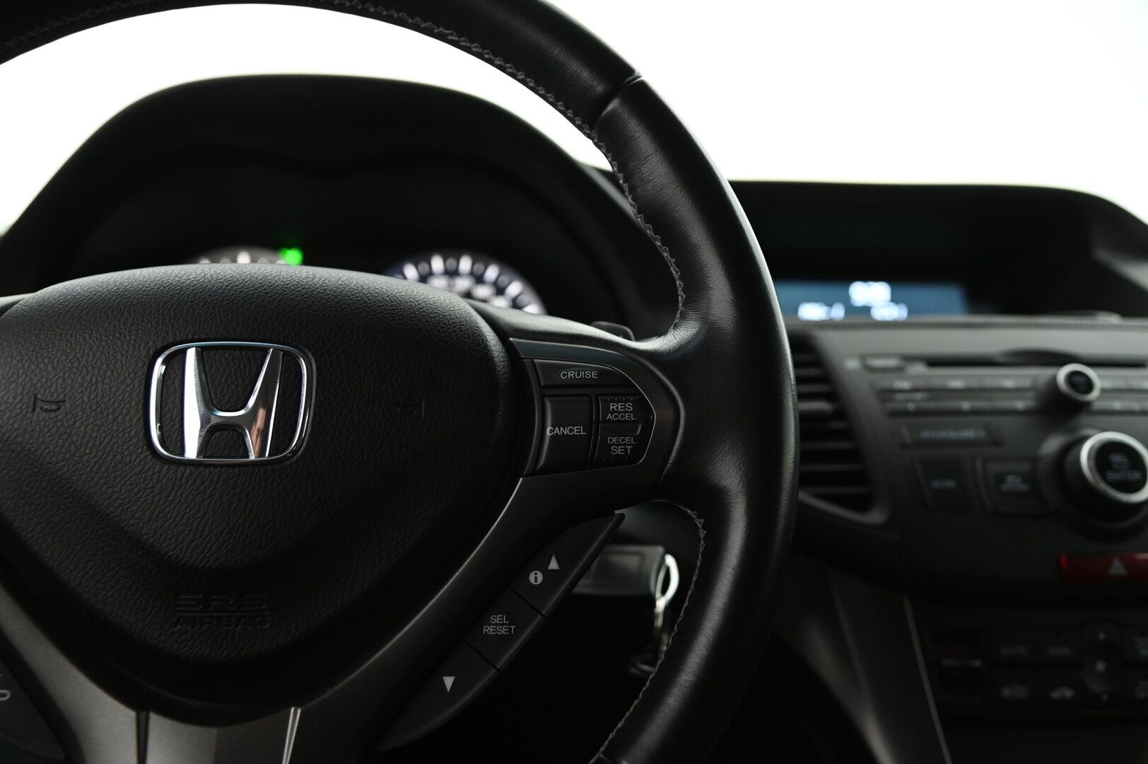 Honda Accord 2012 Tourer 2,0 Elegance AT Business *Suomi-Auto / Koukku / Vakkari / Lohkolämmitin / 2x Renkaat* - Luotettava ajajan auto! / Kahdet hyvät renkaat