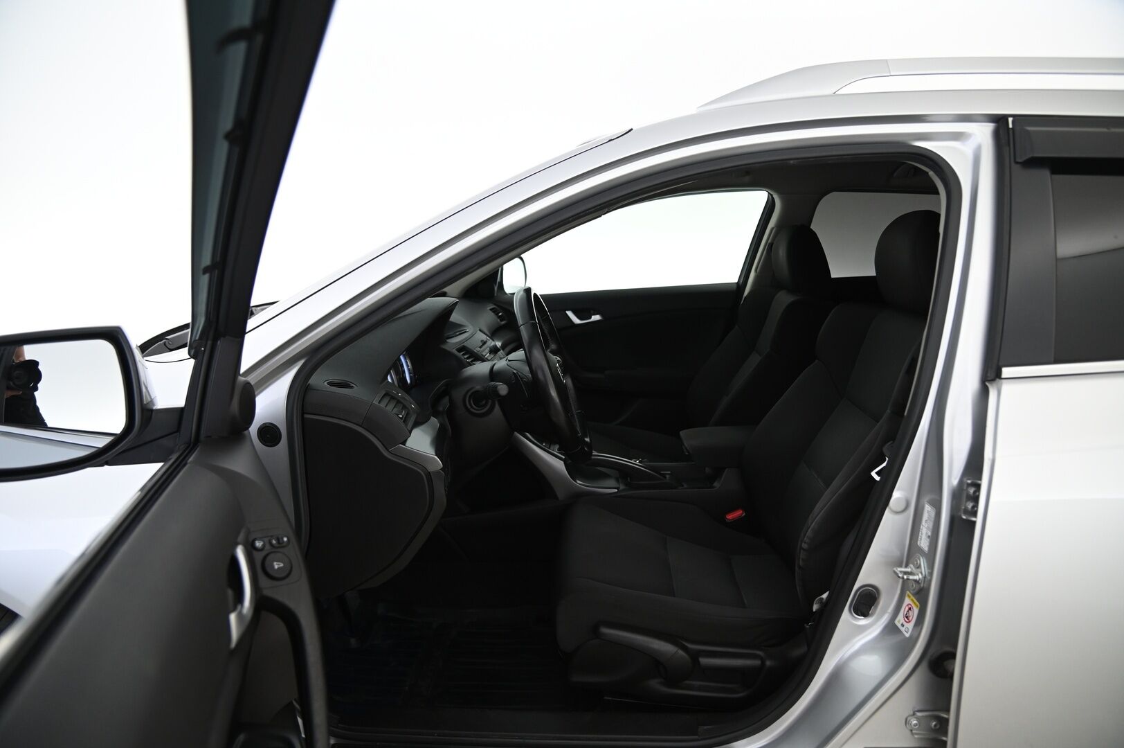Honda Accord 2012 Tourer 2,0 Elegance AT Business *Suomi-Auto / Koukku / Vakkari / Lohkolämmitin / 2x Renkaat* - Luotettava ajajan auto! / Kahdet hyvät renkaat
