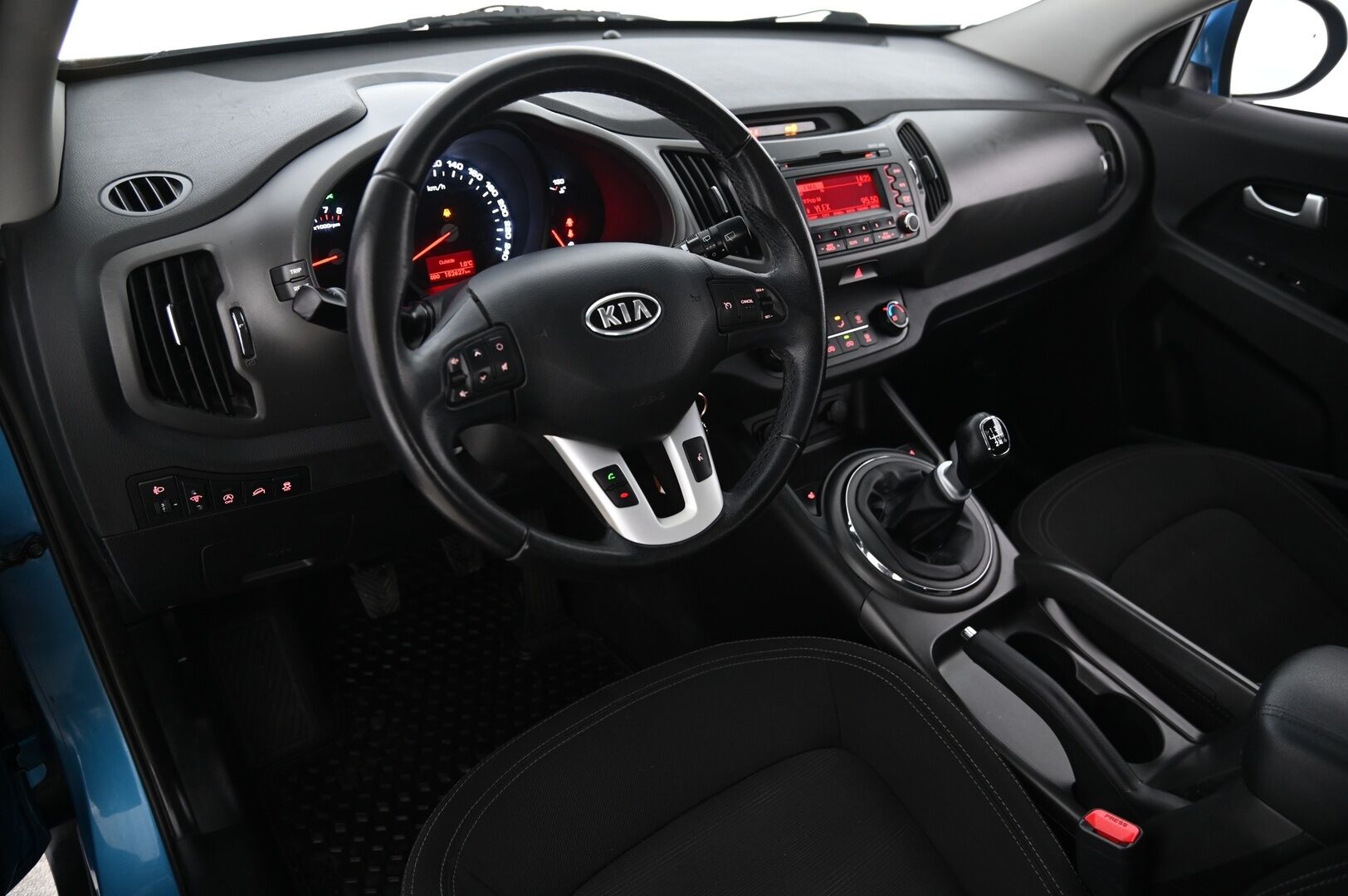 Kia Sportage 2012 1,6 ISG Urban LX EcoDynamics *Vakkari / Lohko / Penkinlämmitys edessä ja takana / BT / Suomiauto* - 2.om / Juuri Huollettu / Juuri Katsastettu / Hyvät Nastarenkaat