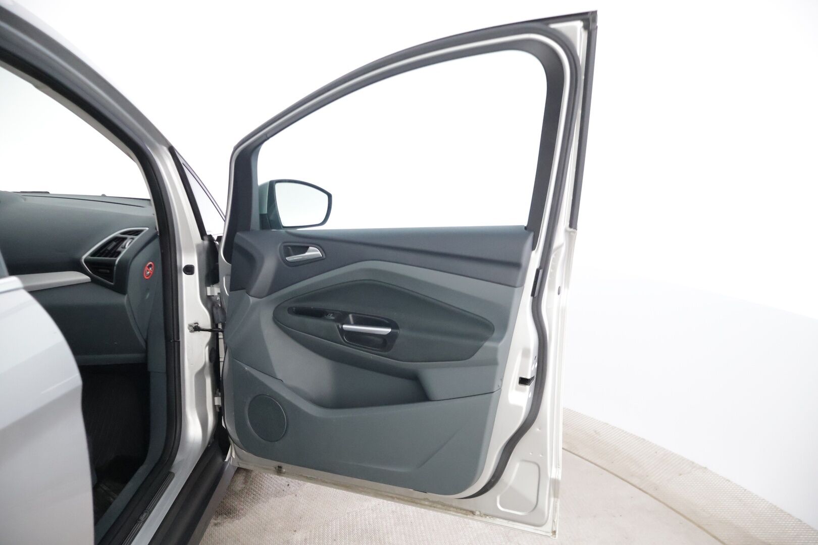 Ford C-Max 2013 1,6 TDCi 115 hv Start/Stop Titanium M6- YritysOutlet - Myydään vain yrityksille *Suomiauto / Lämm.tuulilasi / Koukku * - Toimiva auto päivittäisestä ajosta kaksilla renkailla! / Siistissä kunnossa!