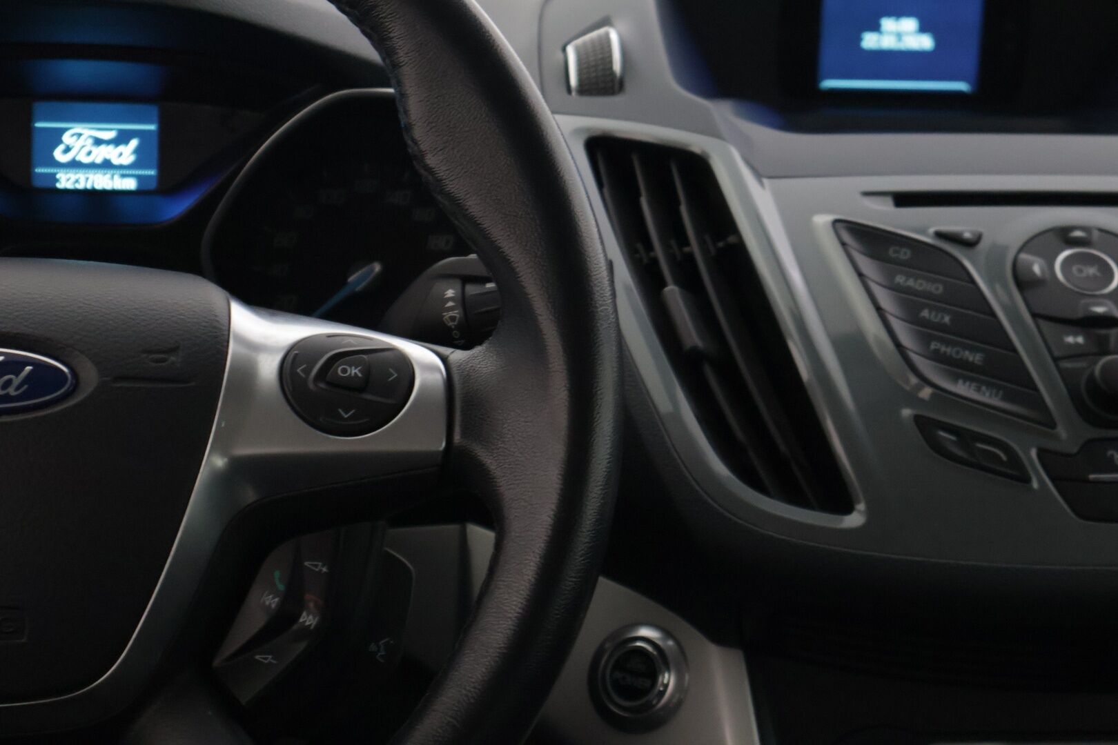 Ford C-Max 2013 1,6 TDCi 115 hv Start/Stop Titanium M6- YritysOutlet - Myydään vain yrityksille *Suomiauto / Lämm.tuulilasi / Koukku * - Toimiva auto päivittäisestä ajosta kaksilla renkailla! / Siistissä kunnossa!