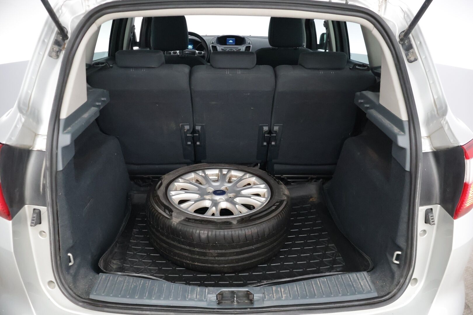 Ford C-Max 2013 1,6 TDCi 115 hv Start/Stop Titanium M6- YritysOutlet - Myydään vain yrityksille *Suomiauto / Lämm.tuulilasi / Koukku * - Toimiva auto päivittäisestä ajosta kaksilla renkailla! / Siistissä kunnossa!