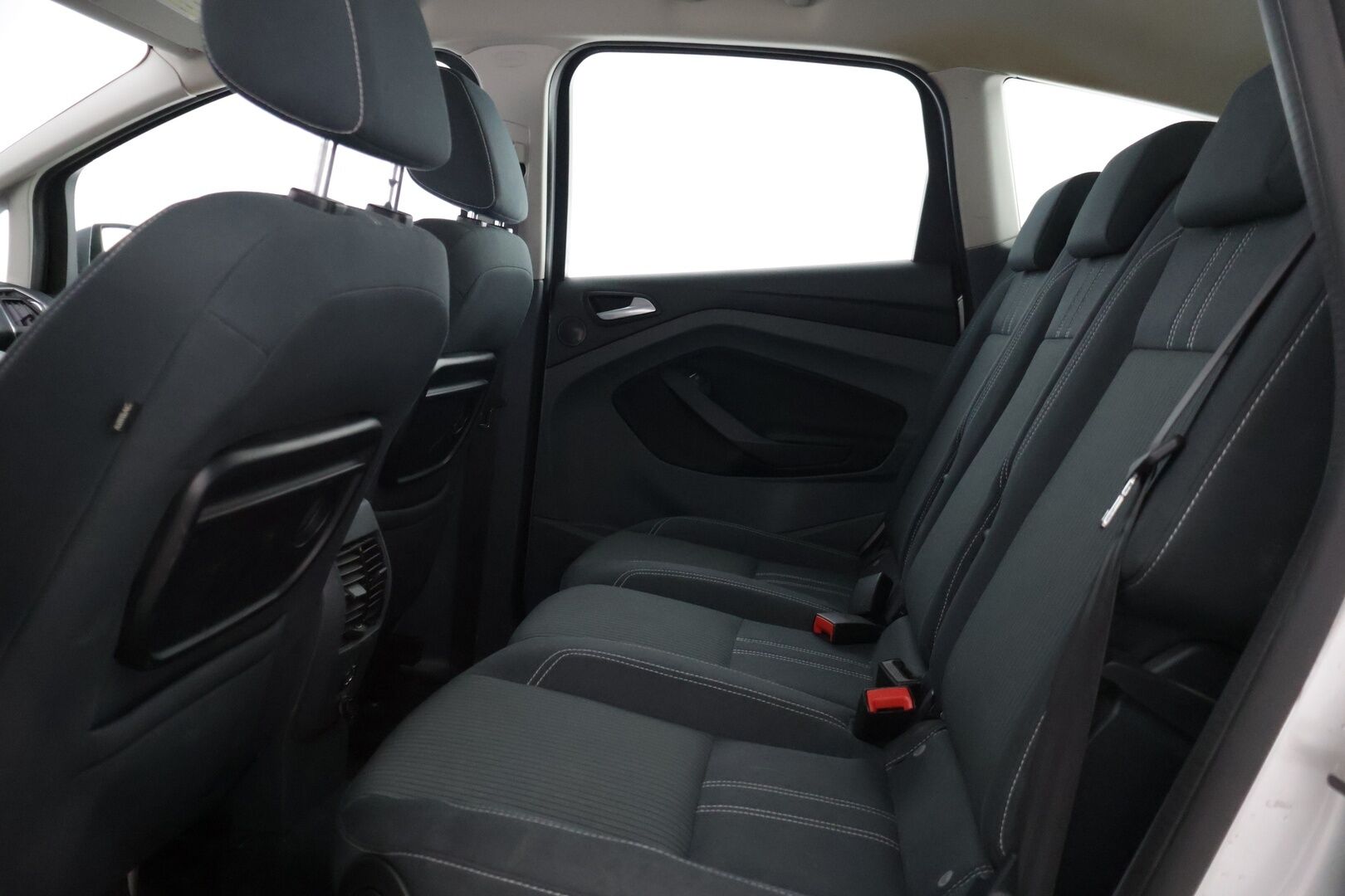 Ford C-Max 2013 1,6 TDCi 115 hv Start/Stop Titanium M6- YritysOutlet - Myydään vain yrityksille *Suomiauto / Lämm.tuulilasi / Koukku * - Toimiva auto päivittäisestä ajosta kaksilla renkailla! / Siistissä kunnossa!