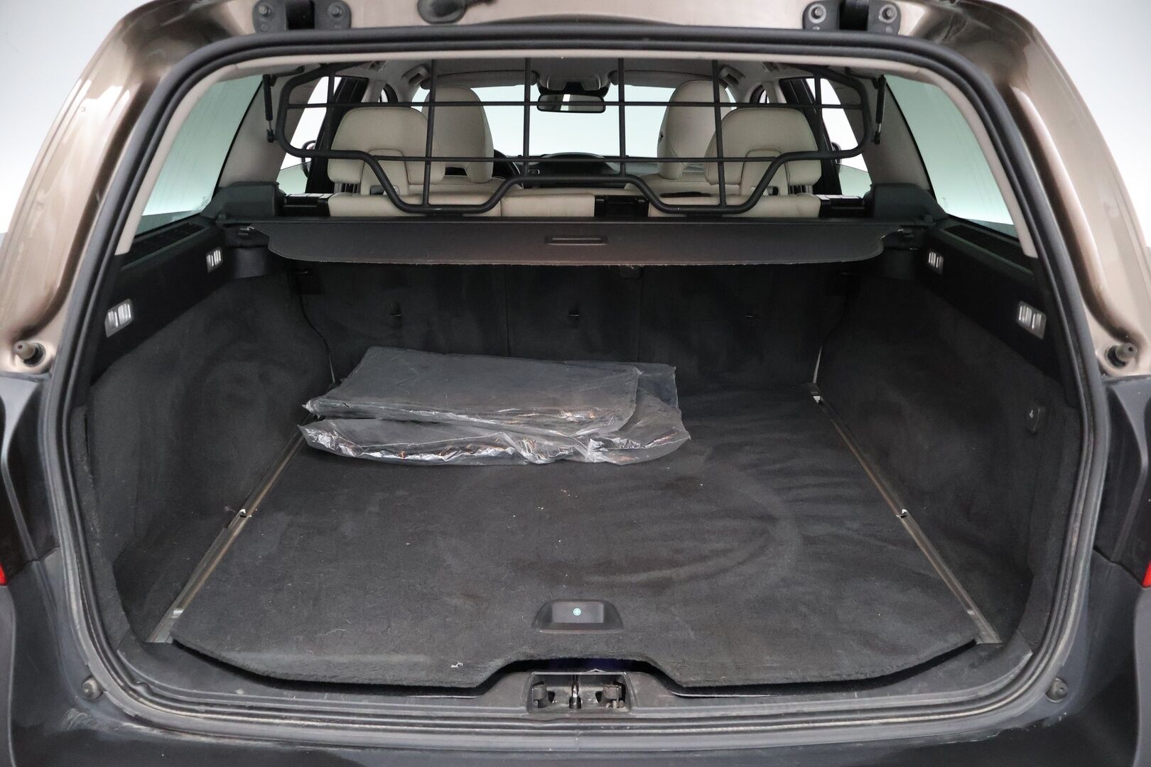 Volvo XC70 2012 D5 AWD Summum Business aut - ACC | BLIS | Webasto | Navi | Four-C | Suomi-auto 