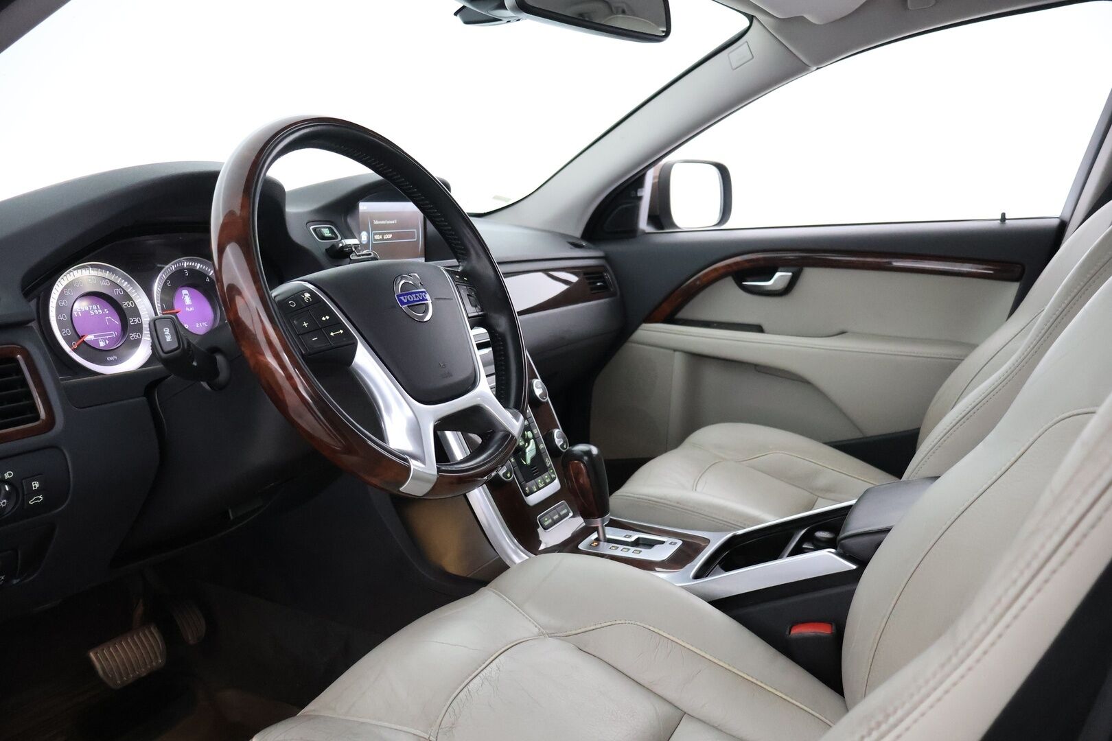Volvo XC70 2012 D5 AWD Summum Business aut - ACC | BLIS | Webasto | Navi | Four-C | Suomi-auto 
