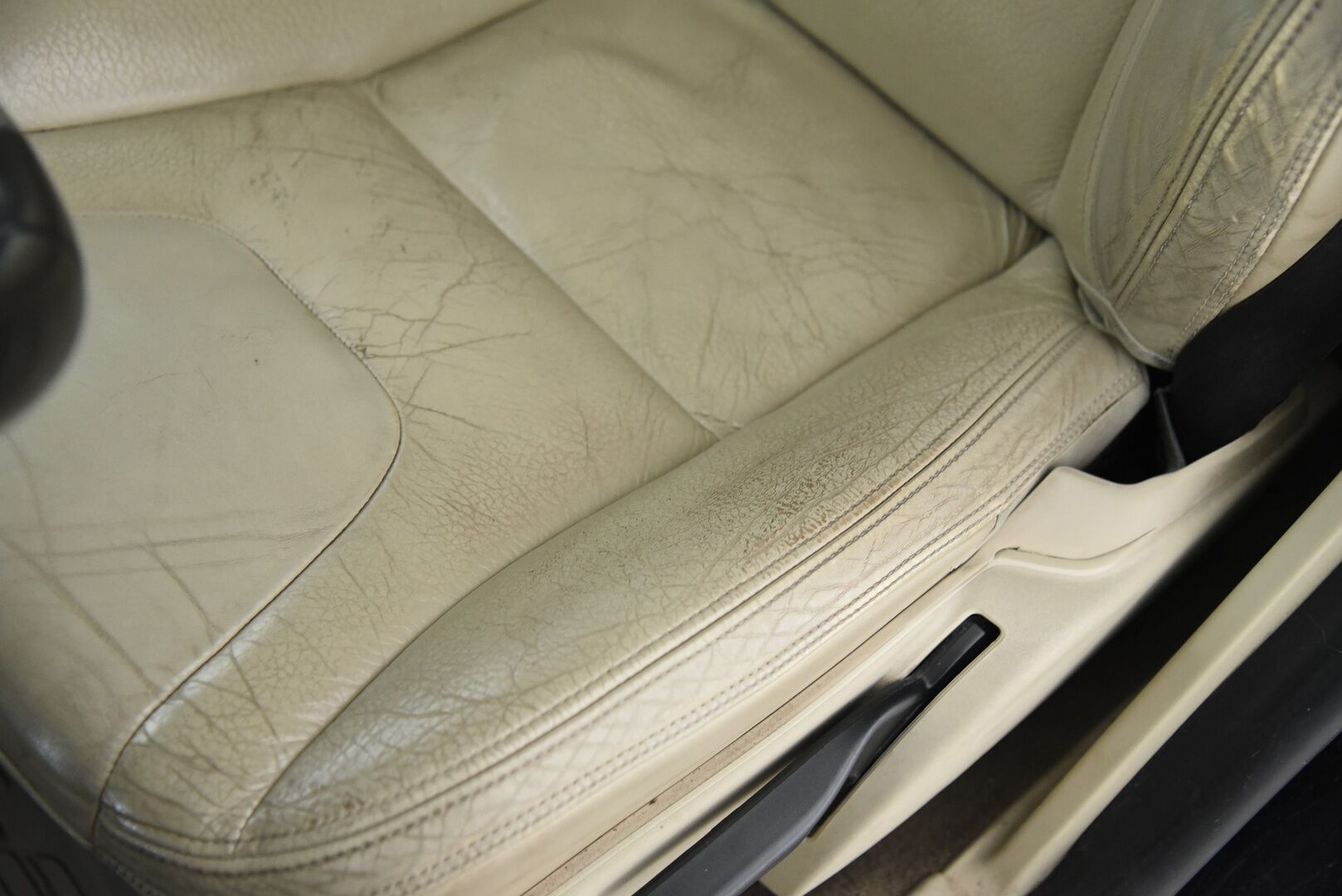 Volvo V60 2012 D3 Momentum Business aut - YritysOutlet - Myydään vain yrityksille - – Tämä auto myydään YritysOutlet -valikoimasta vain yritykselle