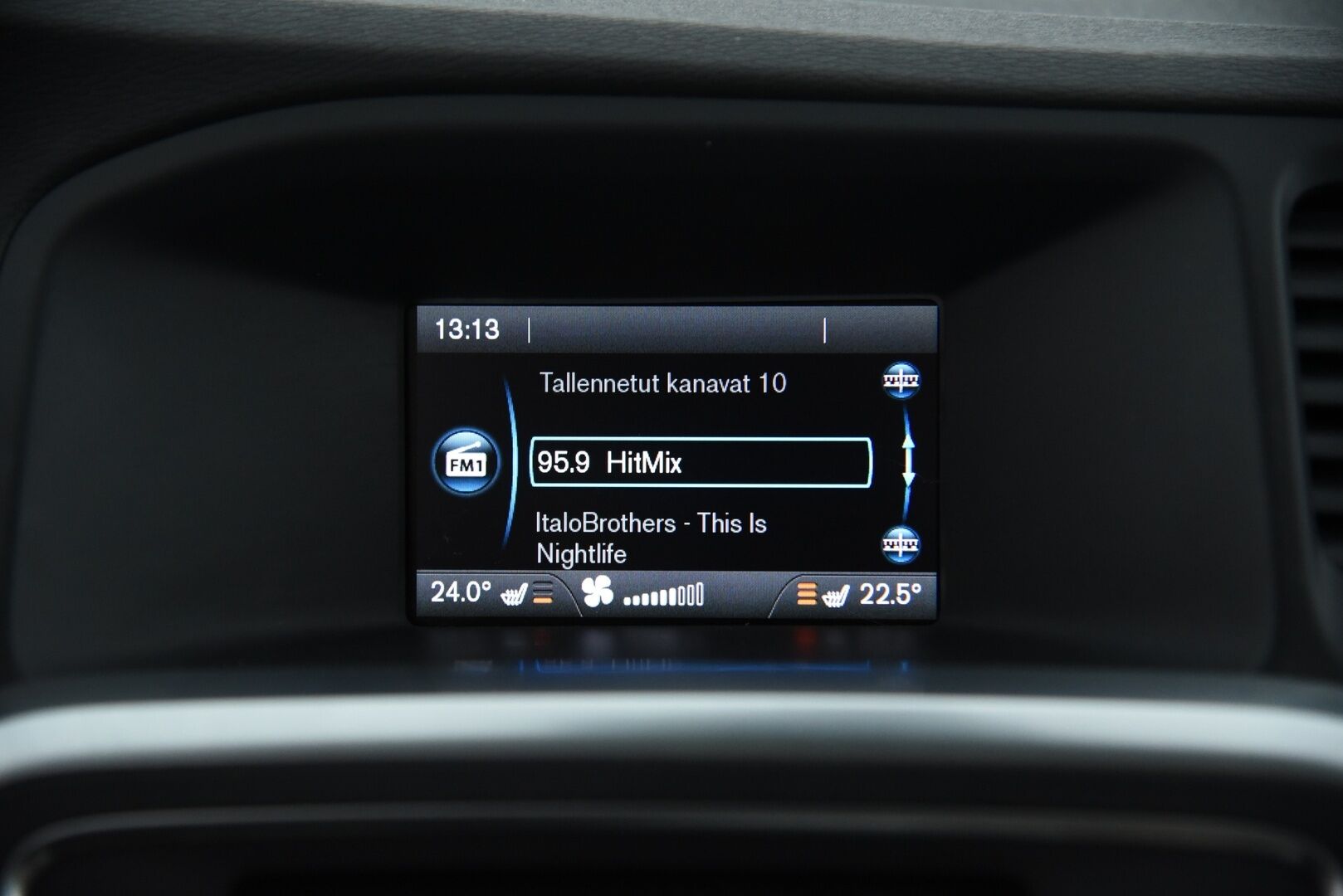 Volvo V60 2012 D3 Momentum Business aut - YritysOutlet - Myydään vain yrityksille - – Tämä auto myydään YritysOutlet -valikoimasta vain yritykselle