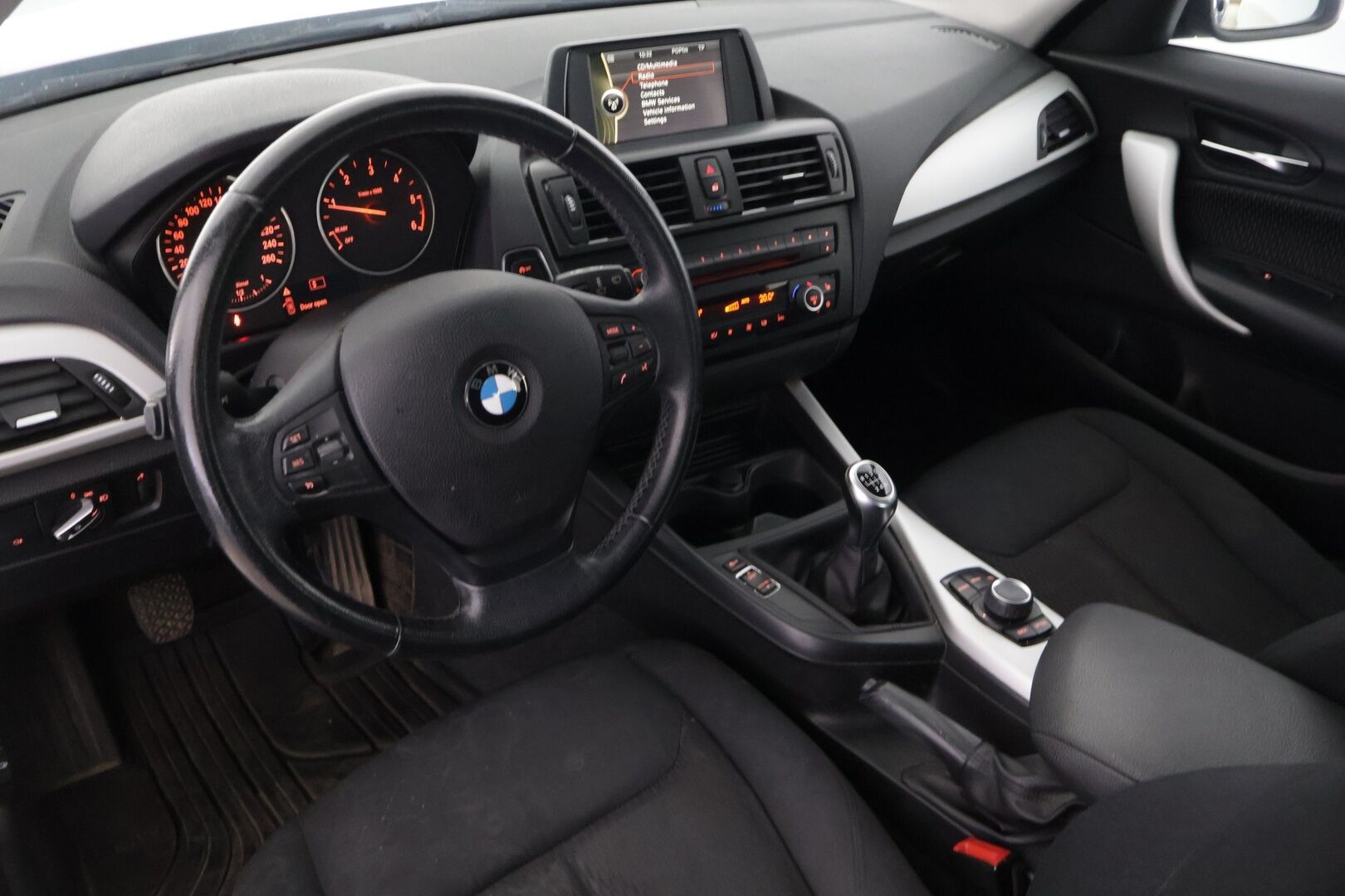 BMW 120 2012 F20 TwinPower Turbo Business *YritysOutlet - Myydään vain yrityksille* Kahdet renkaat / Vakkari - *YritysOutlet - Myydään vain yrityksille* Kahdet renkaat / Vakkari 