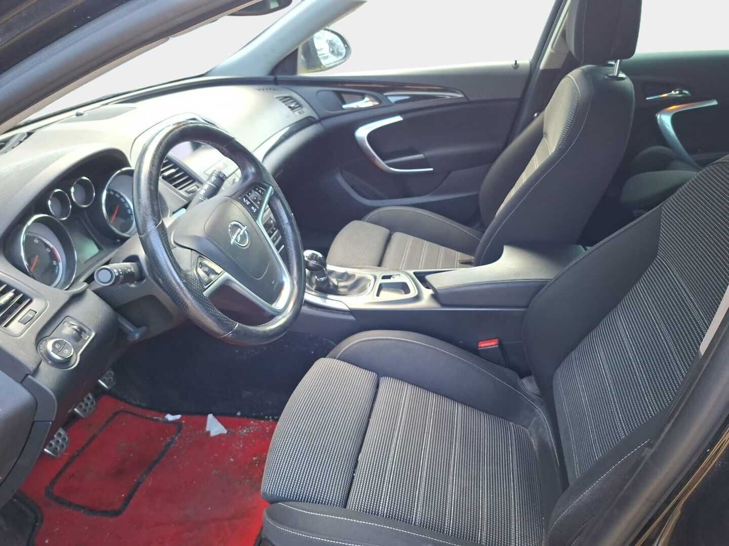 Opel Insignia 2012 Sports Tourer Sport 2,0 CDTI ecoFLEX DPF Start/Stop 143kW MT6 BL - | Juuri huollettu | Vakionopeudensäädin | Kahdet renkaat + vanteet |