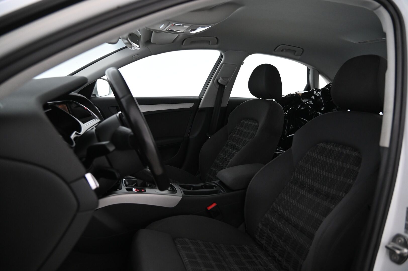 Audi A4 2012 Sedan Business 2,0 TDI 130 kW quattro *Myydään huutokaupat.com*
