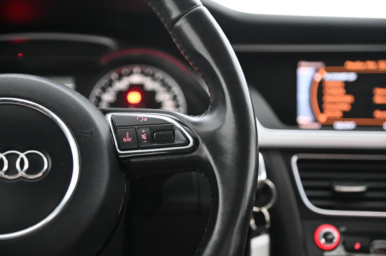 Audi A4 2012 Sedan Business 2,0 TDI 130 kW quattro *Myydään huutokaupat.com*