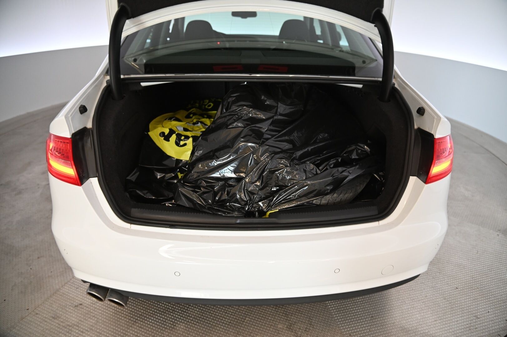 Audi A4 2012 Sedan Business 2,0 TDI 130 kW quattro *Myydään huutokaupat.com*