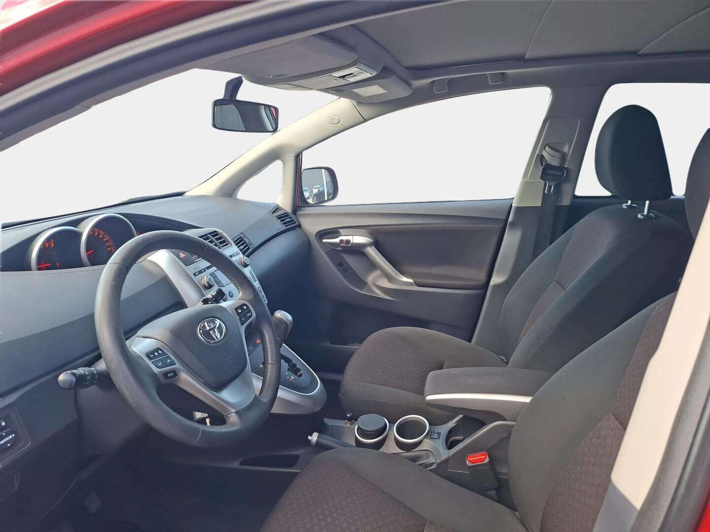 Toyota Verso 2011 1,8 Valvematic Sol Edition Multidrive 7-Paikkainen - Suomiauto | Lasikatto | Vetokoukku | Lohko&Sisäpistoke | Vakkari | Peruutustutka | Aut.Ilmastointi | Poikkeukselliset kilometrit | HARVOIN TARJOLLA!