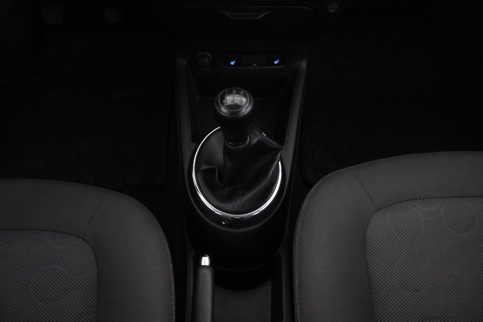 Hyundai i20 2012 1,2 Air 5d ** Suomi-auto / Lohkolämmitin / Ilmastointi / Penkinlämmittimet / 2x vanteet ** - Juuri huollettu! / Pienet kilometrit! / Siistikuntoinen! - HULLU BLACKWEEK KORKOTARJOUS 2,49%