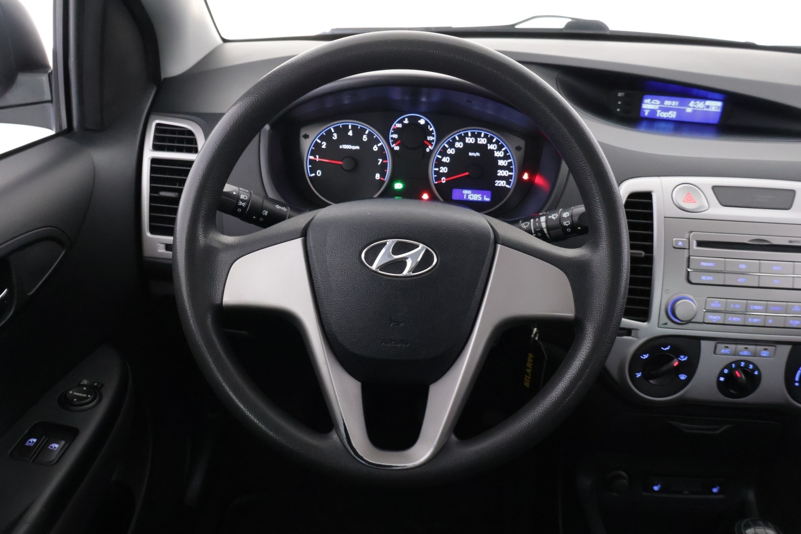 Hyundai i20 2012 1,2 Air 5d ** Suomi-auto / Lohkolämmitin / Ilmastointi / Penkinlämmittimet / 2x vanteet ** - Juuri huollettu! / Pienet kilometrit! / Siistikuntoinen! - HULLU BLACKWEEK KORKOTARJOUS 2,49%