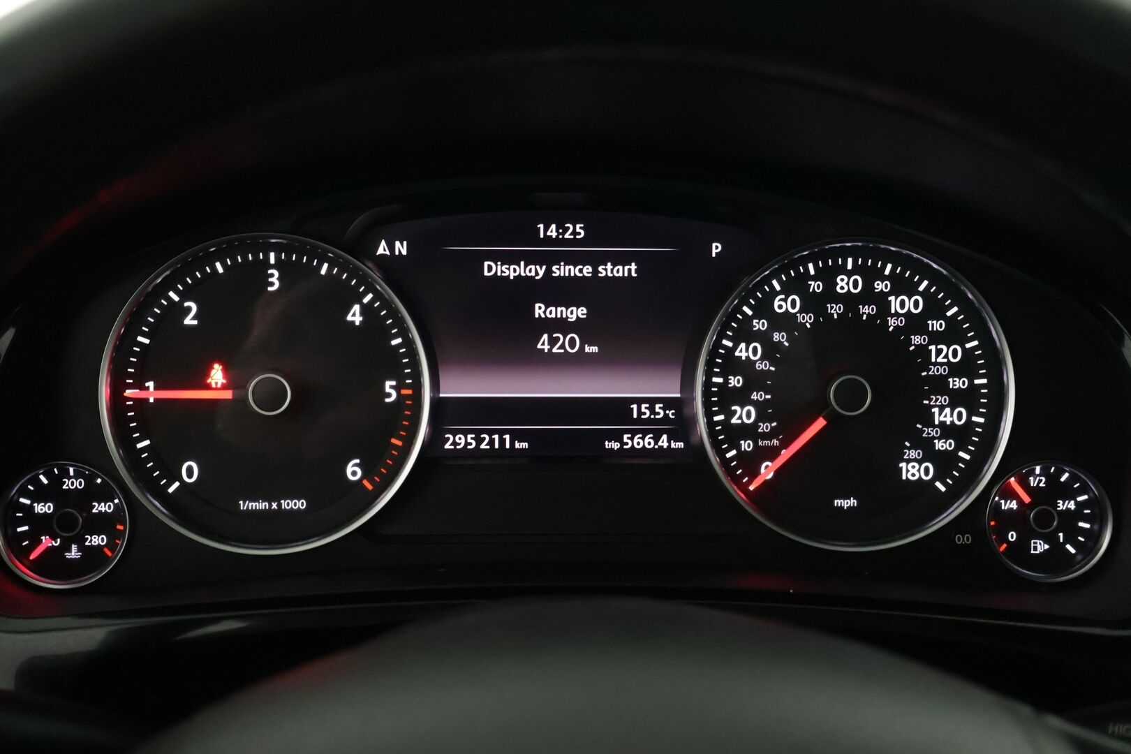 Volkswagen Touareg 2010 3.0 l/165 kW V6, TDI *Vakkari / Navi / Lohko / P-Kamera / Bi-Xenon / Vetokoukku**YritysOutlet - Myydään vain yrityksille - 2 renkaat alumiinivanteilla*