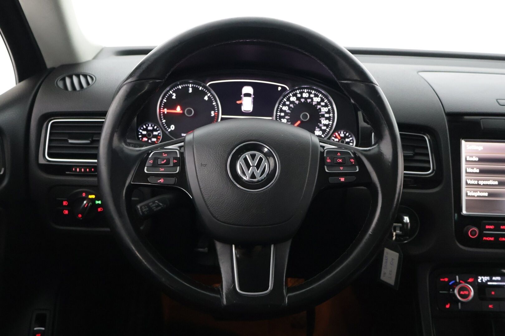 Volkswagen Touareg 2010 3.0 l/165 kW V6, TDI *Vakkari / Navi / Lohko / P-Kamera / Bi-Xenon / Vetokoukku**YritysOutlet - Myydään vain yrityksille - 2 renkaat alumiinivanteilla*