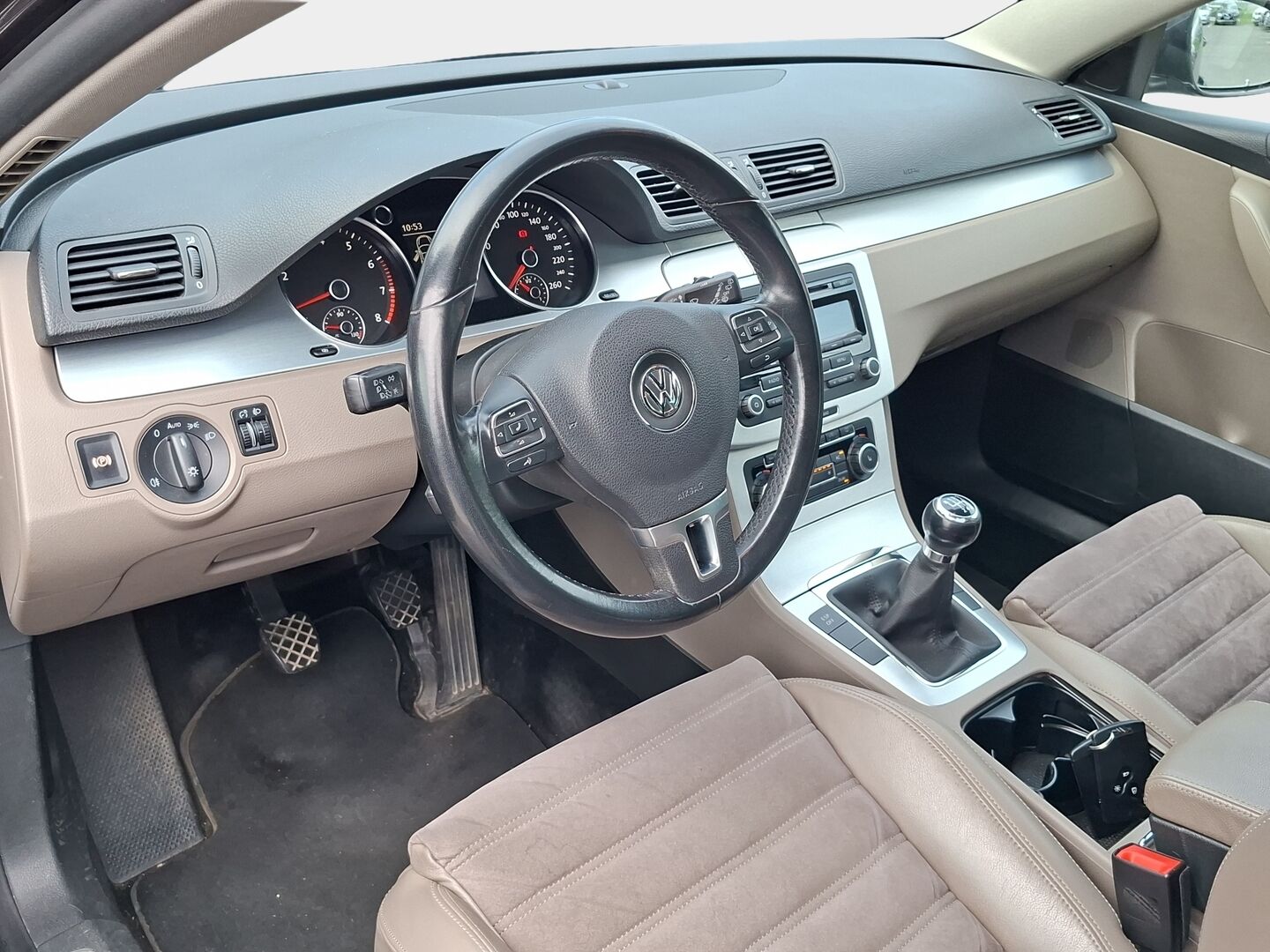 Volkswagen Passat 2010 Variant Highline 1,8 TSI 118 kW (160 hv) * Vakkari / Koukku / Lohko.S.Pistoke / S.luukku / Nahka-alcantara* - Öljynkulutus remontti tehty! / Tilava ja edullinen ylläpitää