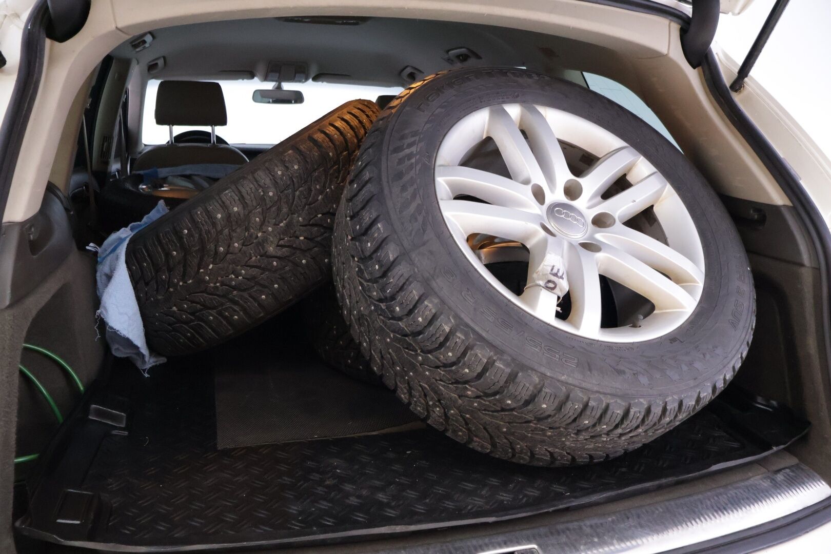Audi Q7 2008 3,0 V6 TDI DPF 176 kW quattro tiptronic-autom. 5-ist. Myydään huutokaupat.com - Myydään huutokaupat.com