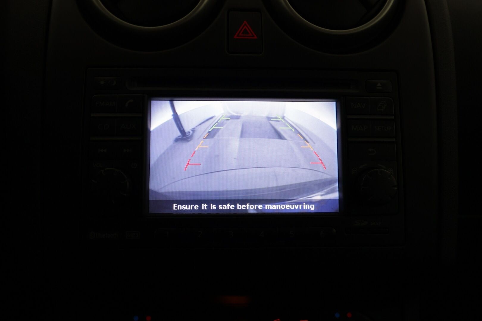 Nissan Qashqai 2010 1,6L Acenta 2WD 5MT Connect MY10 - | P.Kamera | Vakkari | Navi | AC | Penkinlämmittimet | Bluetooth | Facelift | Suomi-auto | Kahdet renkaat |