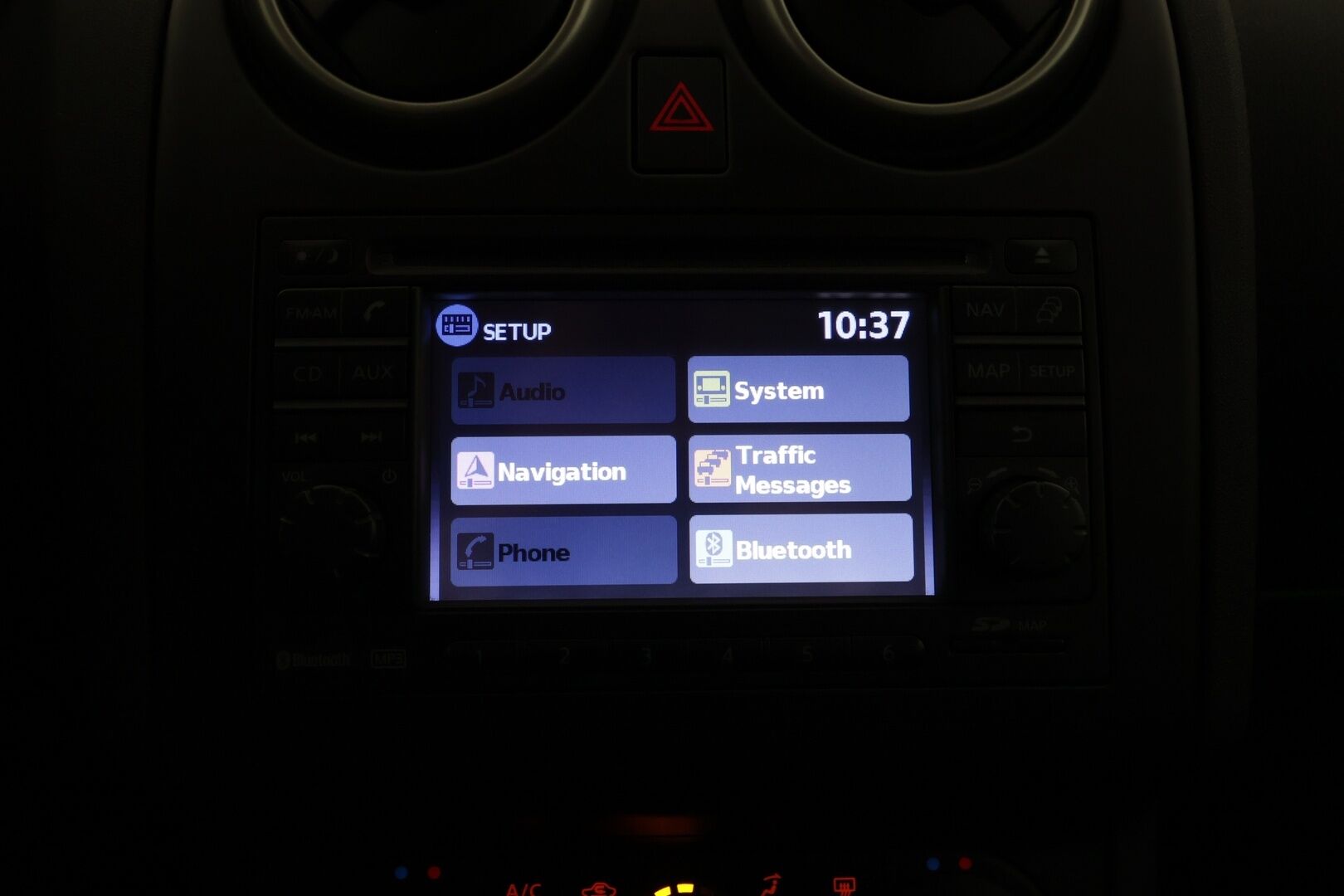 Nissan Qashqai 2010 1,6L Acenta 2WD 5MT Connect MY10 - | P.Kamera | Vakkari | Navi | AC | Penkinlämmittimet | Bluetooth | Facelift | Suomi-auto | Kahdet renkaat |