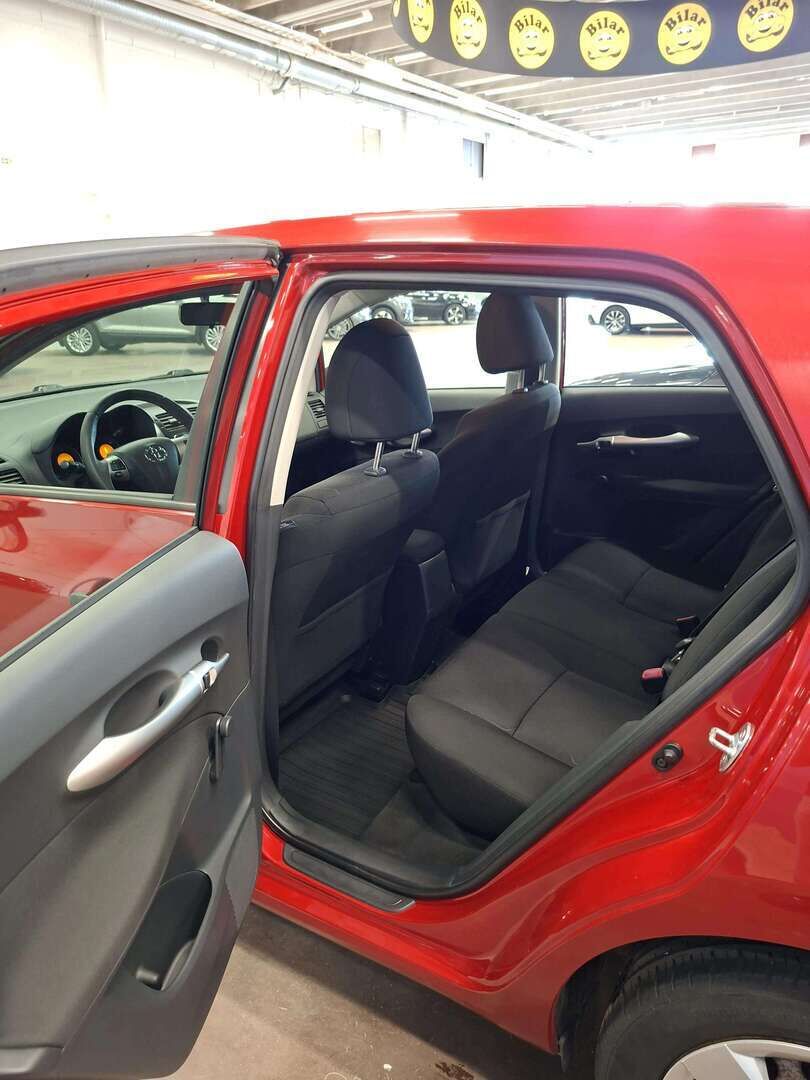 Toyota Auris 2010 1,33 Dual VVT-i Stop & Start Linea Terra 5ov - | 1-OM | Suomi-Auto | Lohkolämmitin sisäpistokkeella | 2 Renkaat | Isofix | 